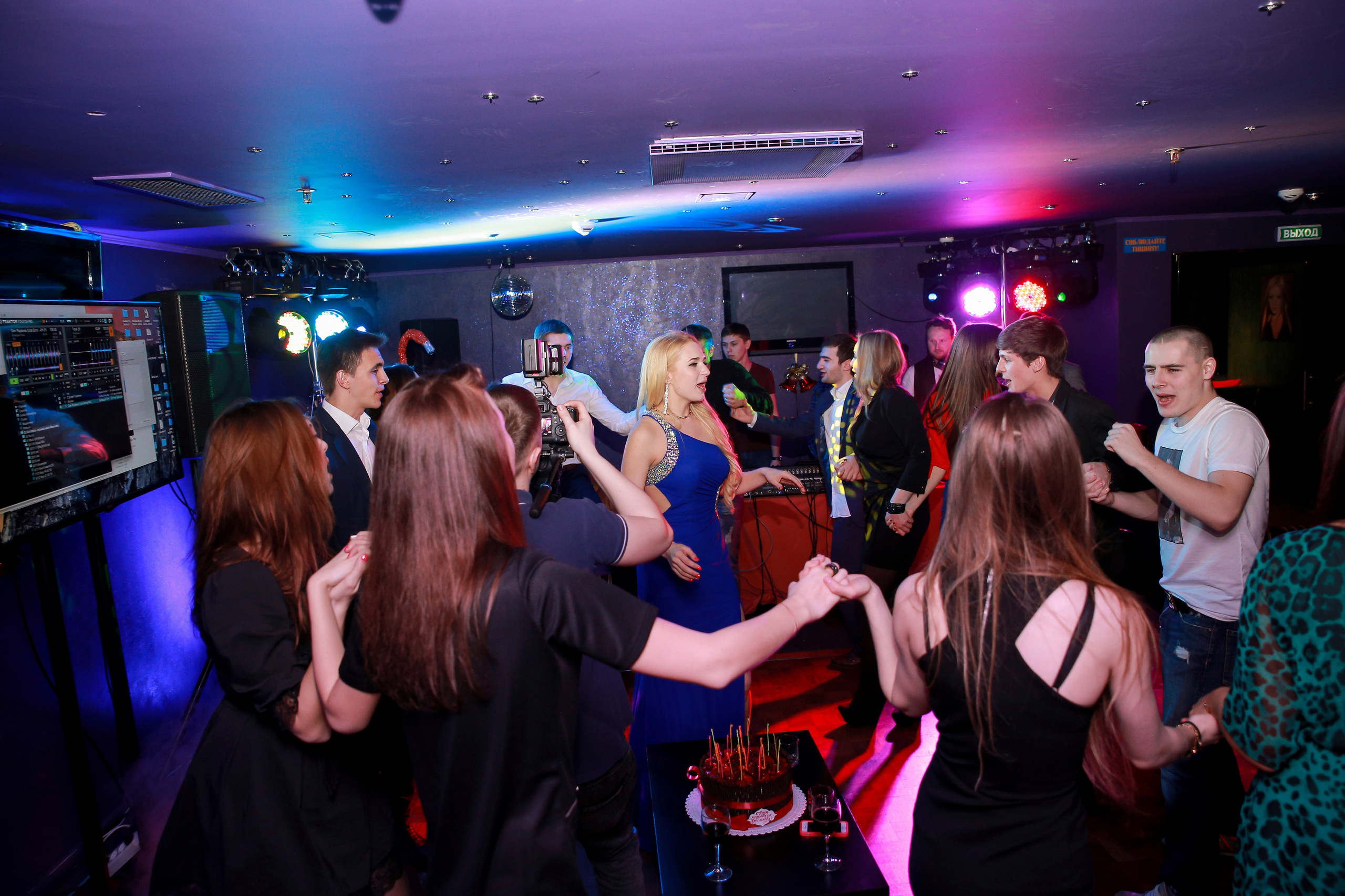 Фотограф на юбилей. Ведущий на праздник в Москве / Денис Аганин