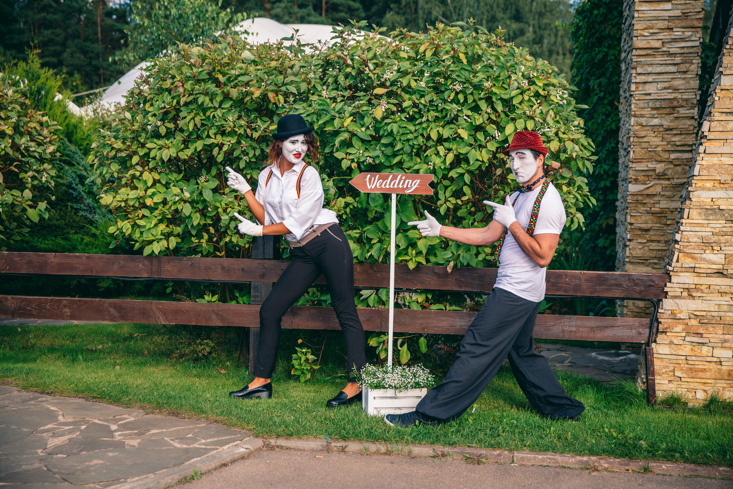 Фото свадьбы весной. Ведущий на праздник в Москве / Денис Аганин