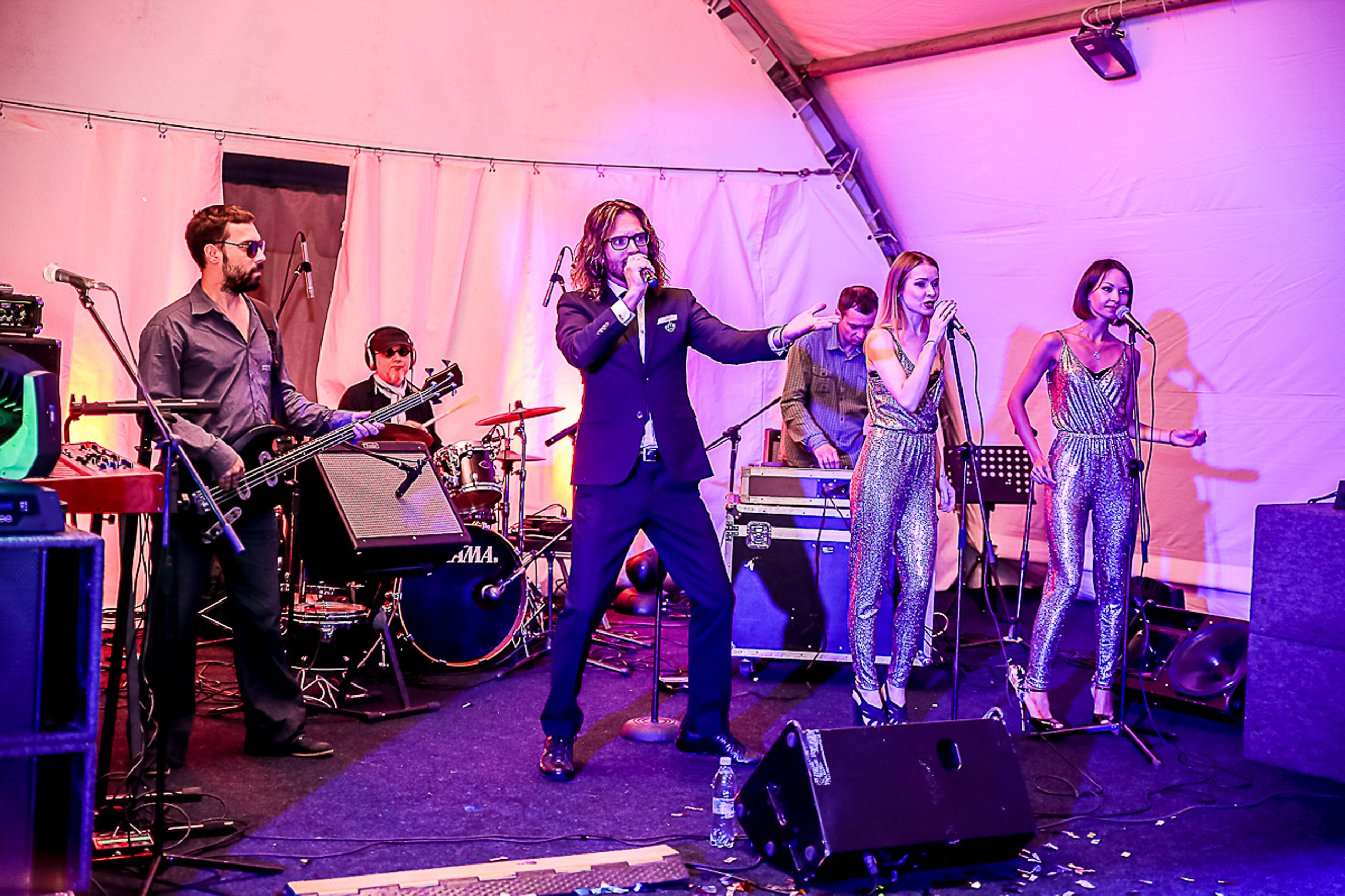 Сборы невесты. Ведущий на праздник в Москве / Денис Аганин