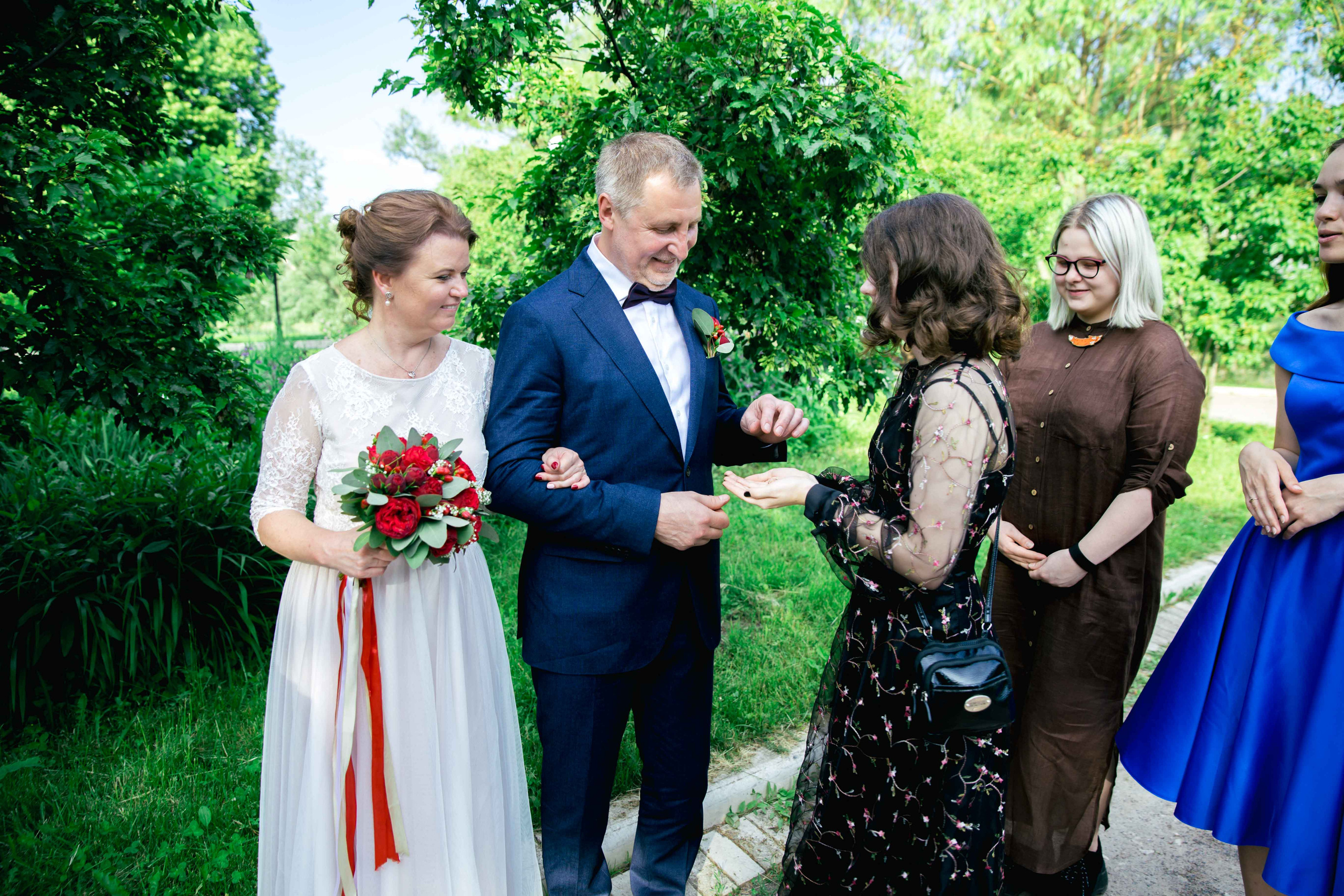 Взрослая свадьба без банкета. Ведущий на праздник в Москве / Денис Аганин