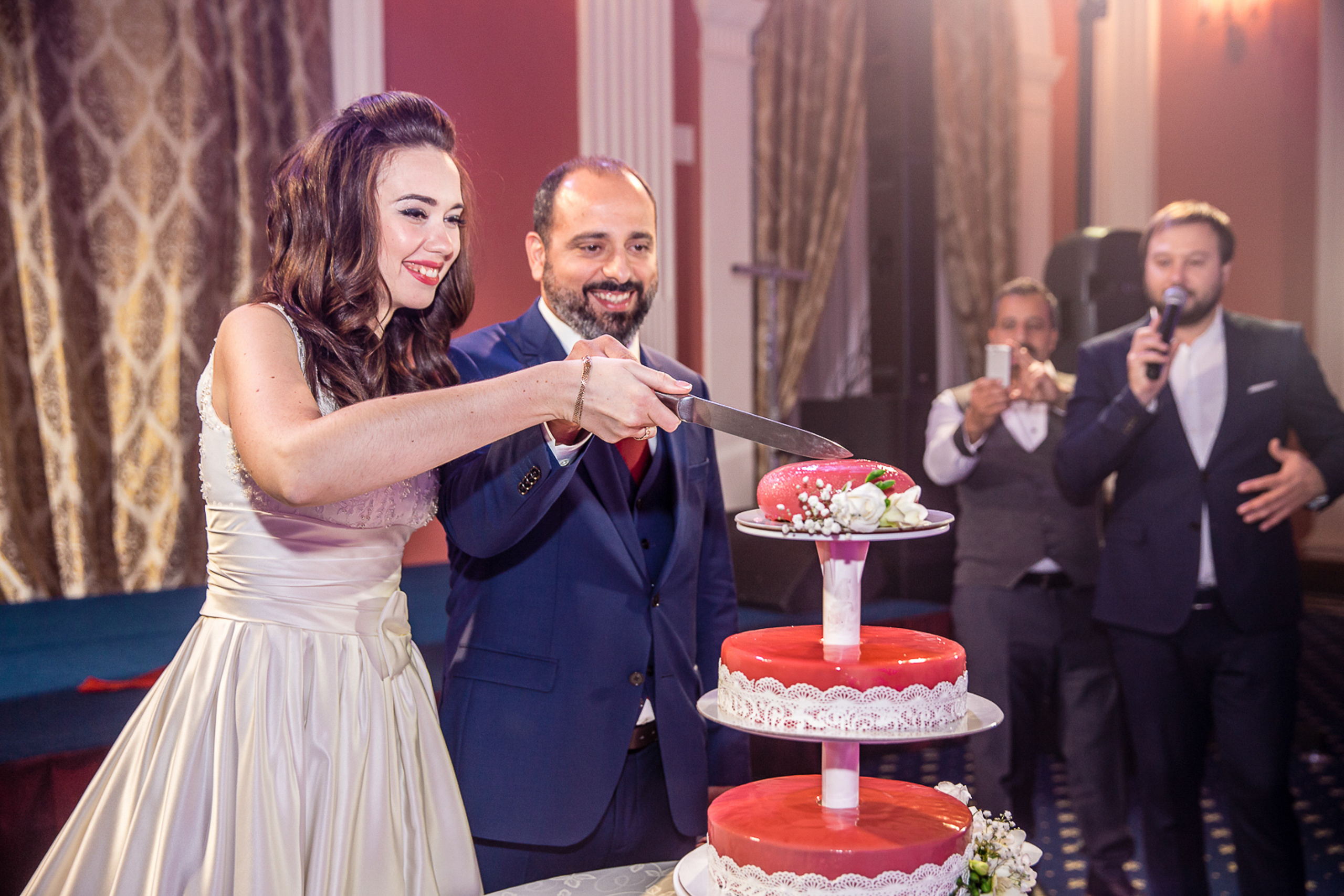 Свадебные фото осенью. Ведущий на праздник в Москве / Денис Аганин