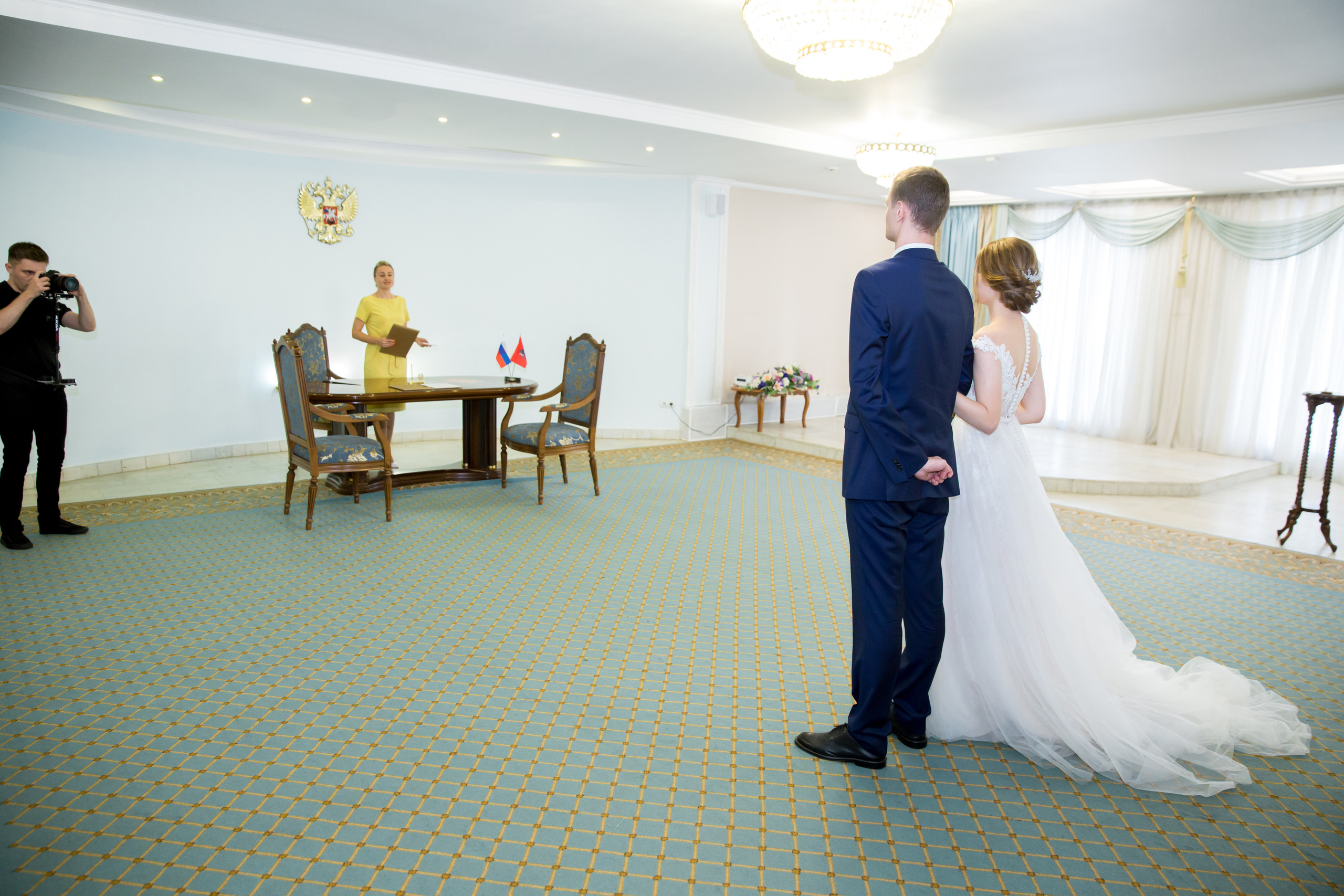 Фотограф на свадьбу летом. Ведущий на праздник в Москве / Денис Аганин