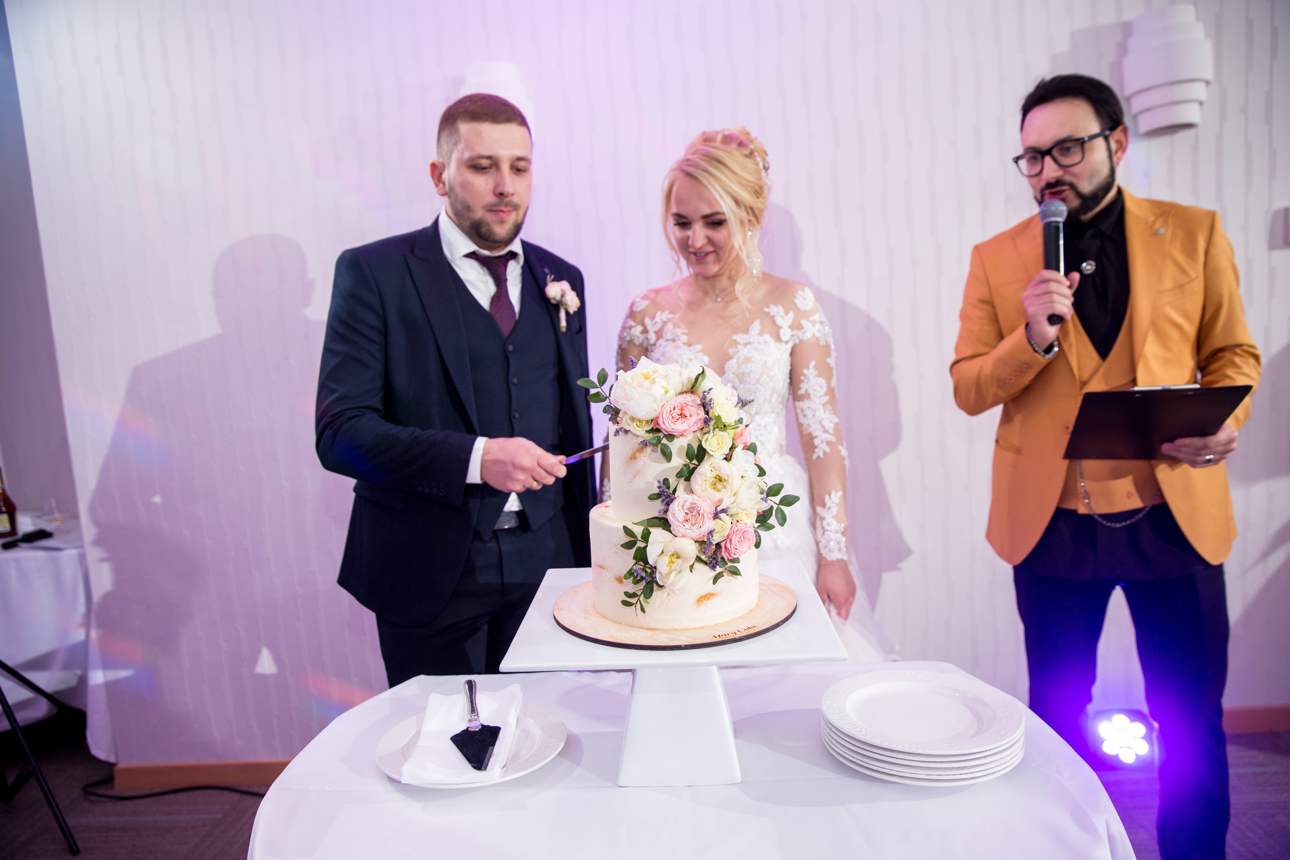 Фотосъёмка зимой на свадьбе. Ведущий на праздник в Москве / Денис Аганин