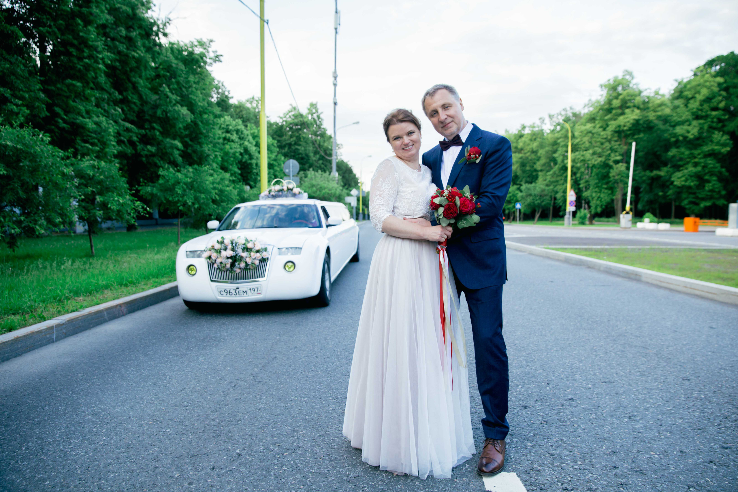 Взрослая свадьба без банкета. Ведущий на праздник в Москве / Денис Аганин