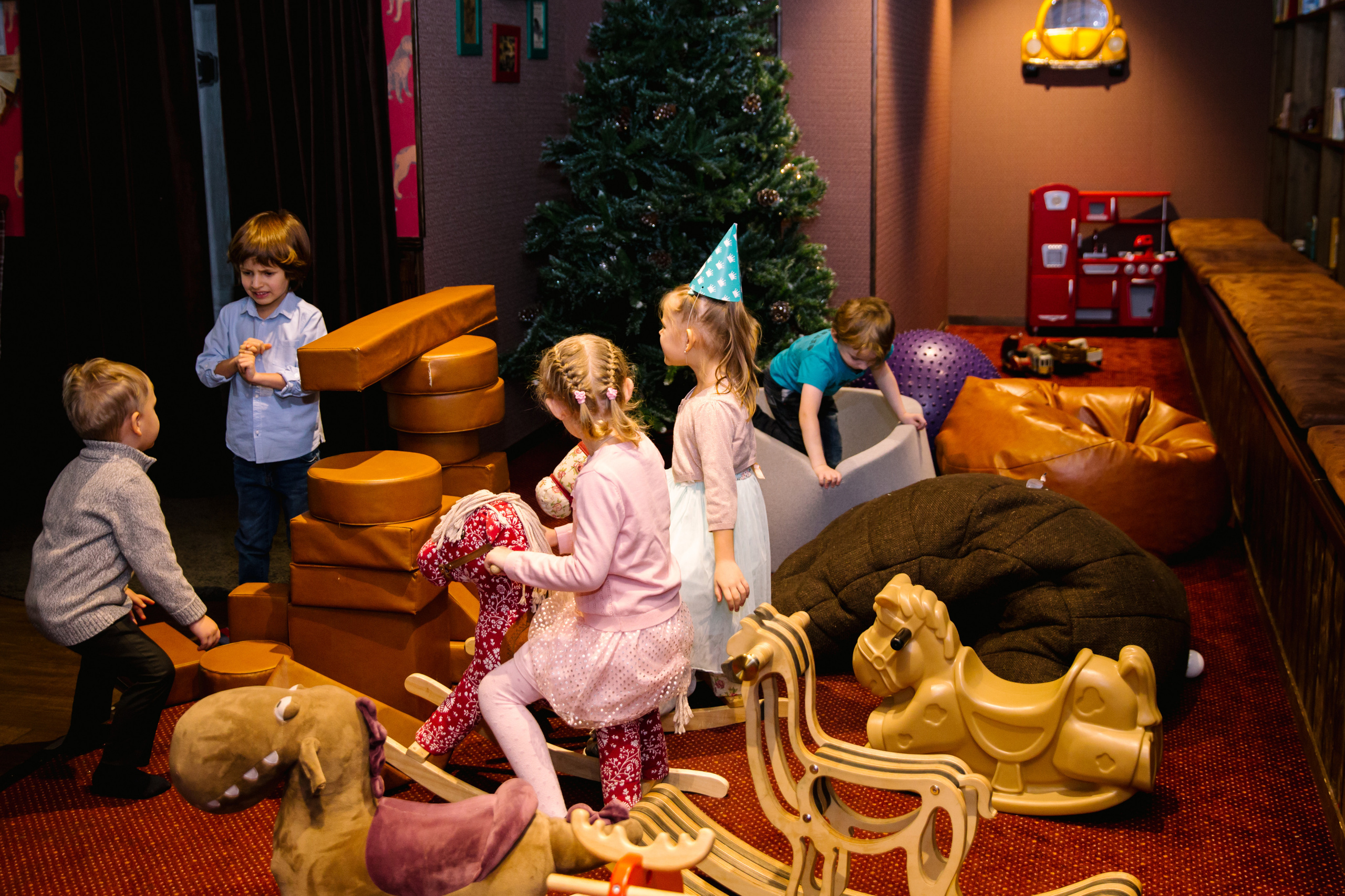 Фотосъёмка детского праздника. Ведущий на праздник в Москве / Денис Аганин