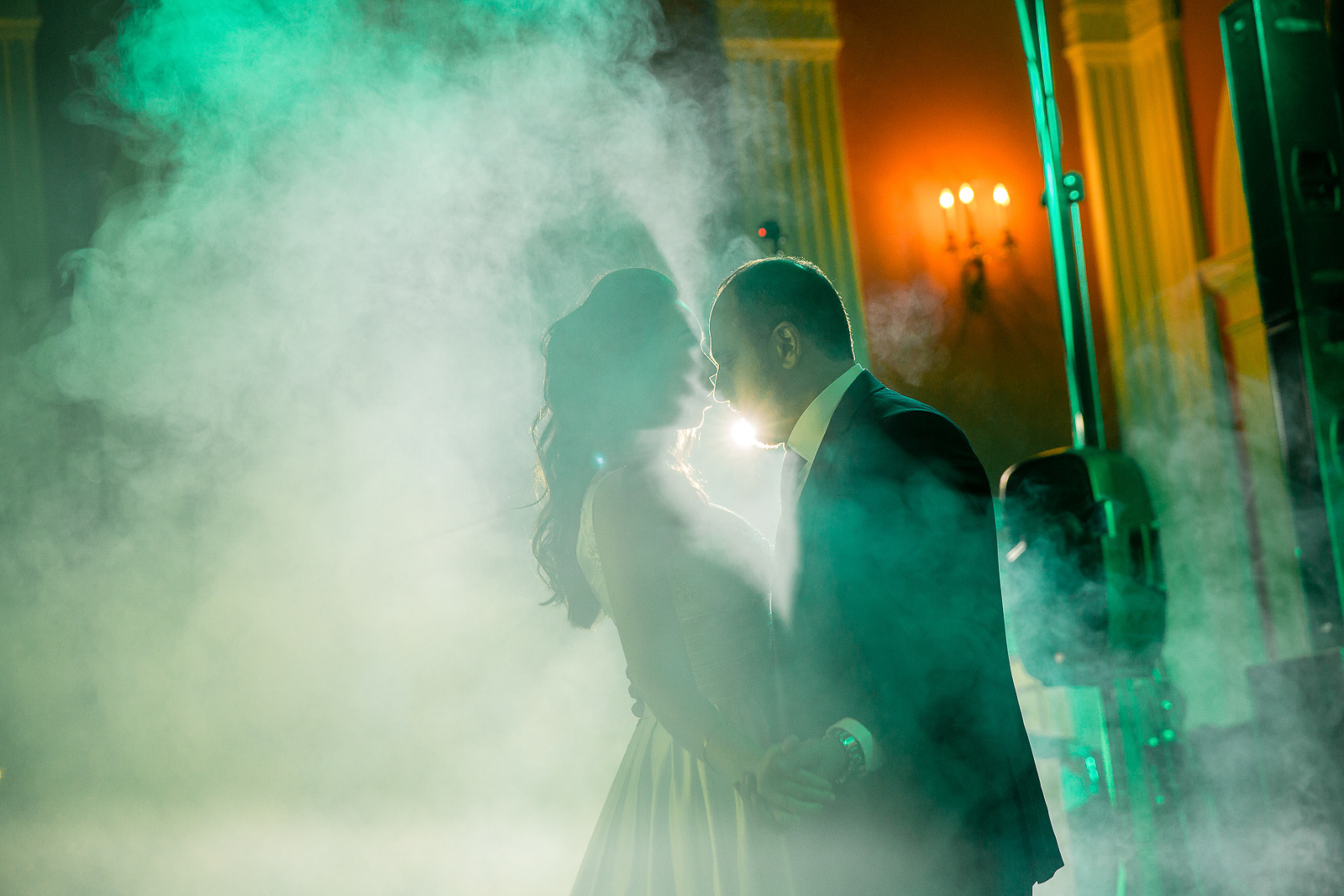 Свадебные фото осенью. Ведущий на праздник в Москве / Денис Аганин