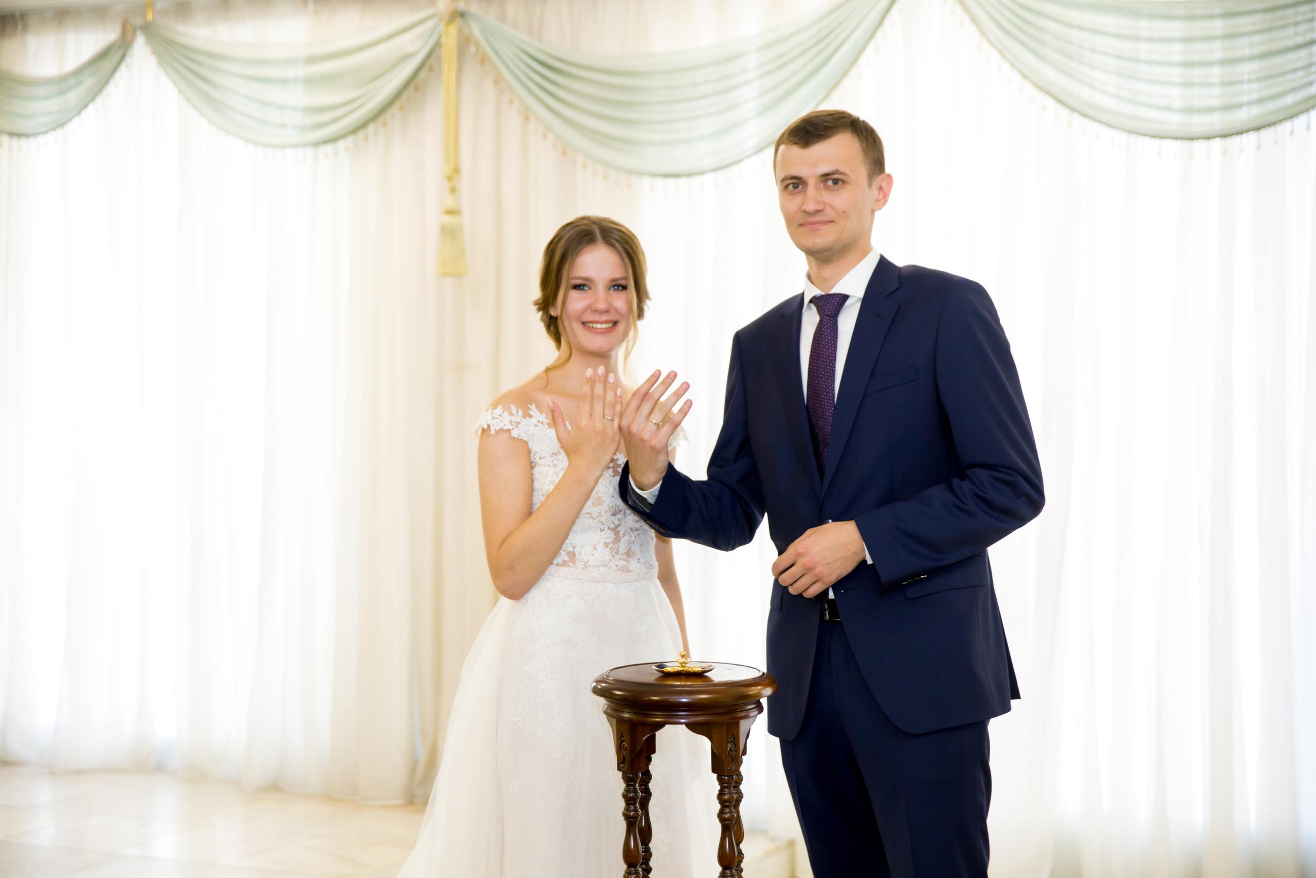 Фотограф на свадьбу летом. Ведущий на праздник в Москве / Денис Аганин