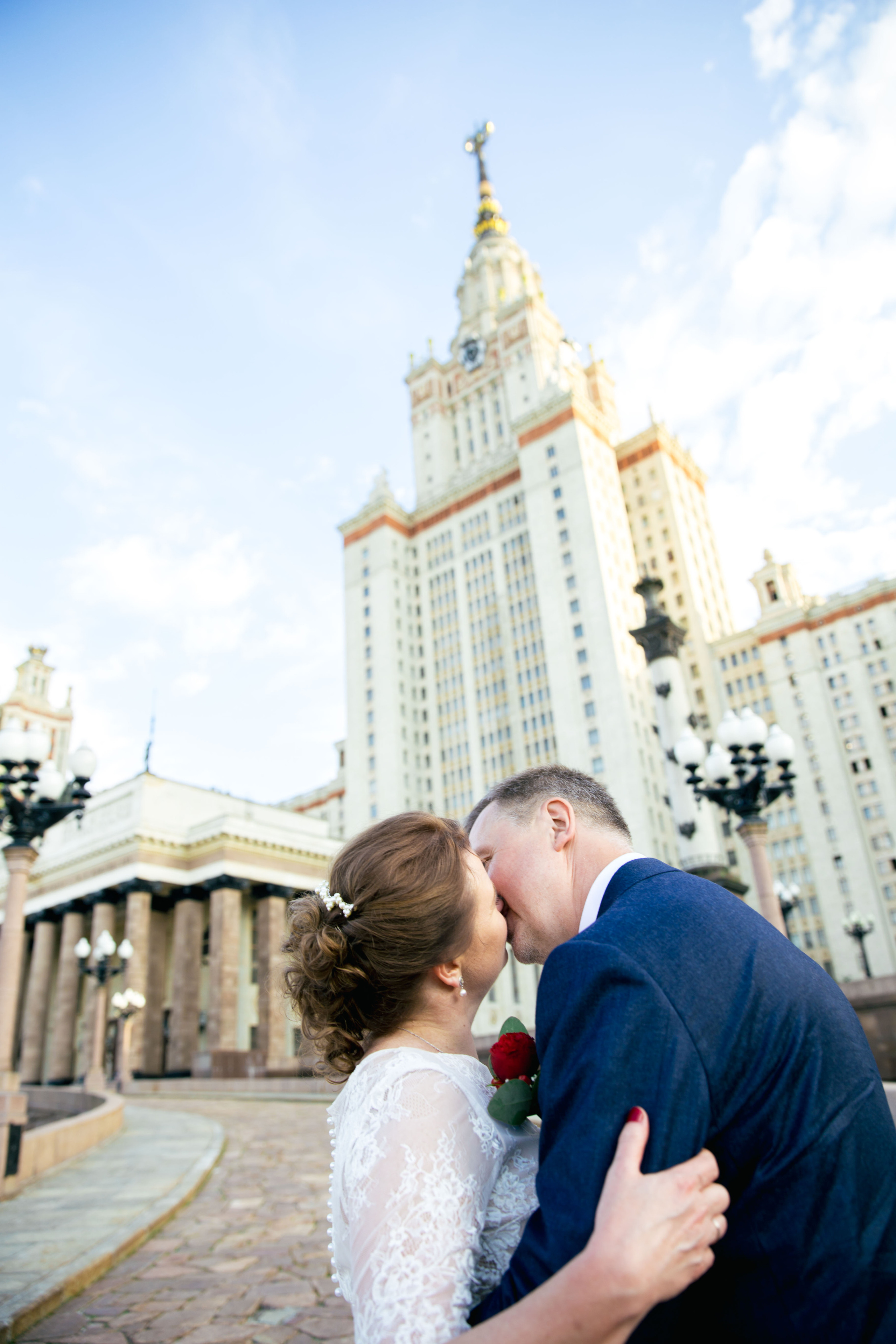 Взрослая свадьба без банкета. Ведущий на праздник в Москве / Денис Аганин