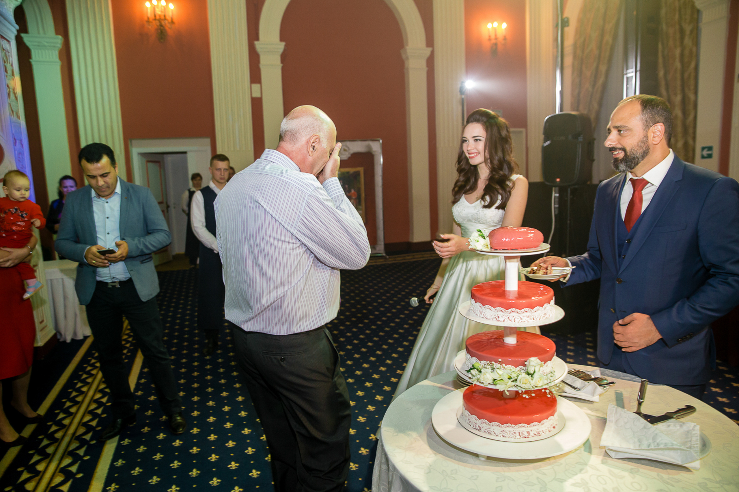 Свадебные фото осенью. Ведущий на праздник в Москве / Денис Аганин