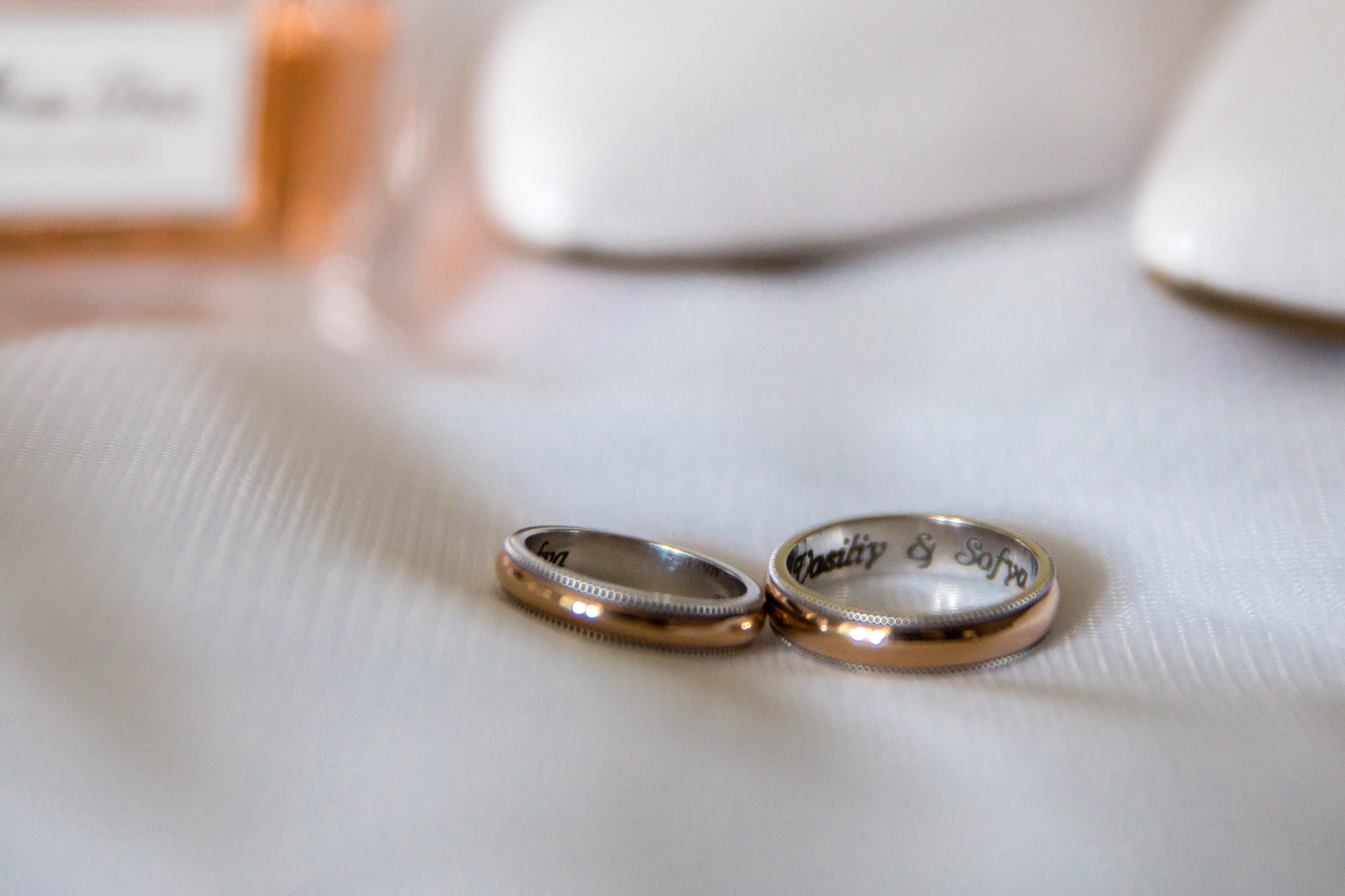 Фотограф на свадьбу летом. Ведущий на праздник в Москве / Денис Аганин