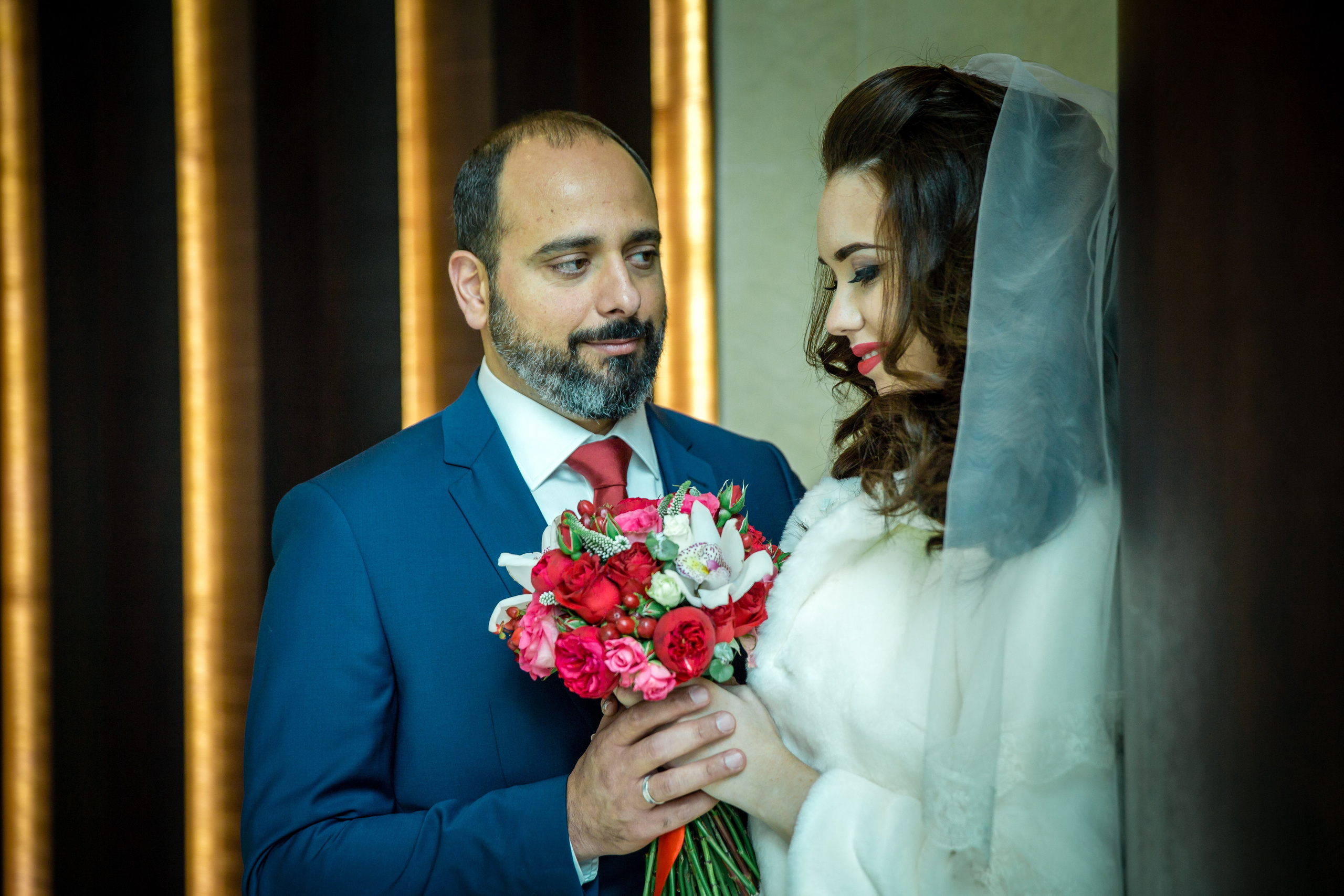 Свадебные фото осенью. Ведущий на праздник в Москве / Денис Аганин