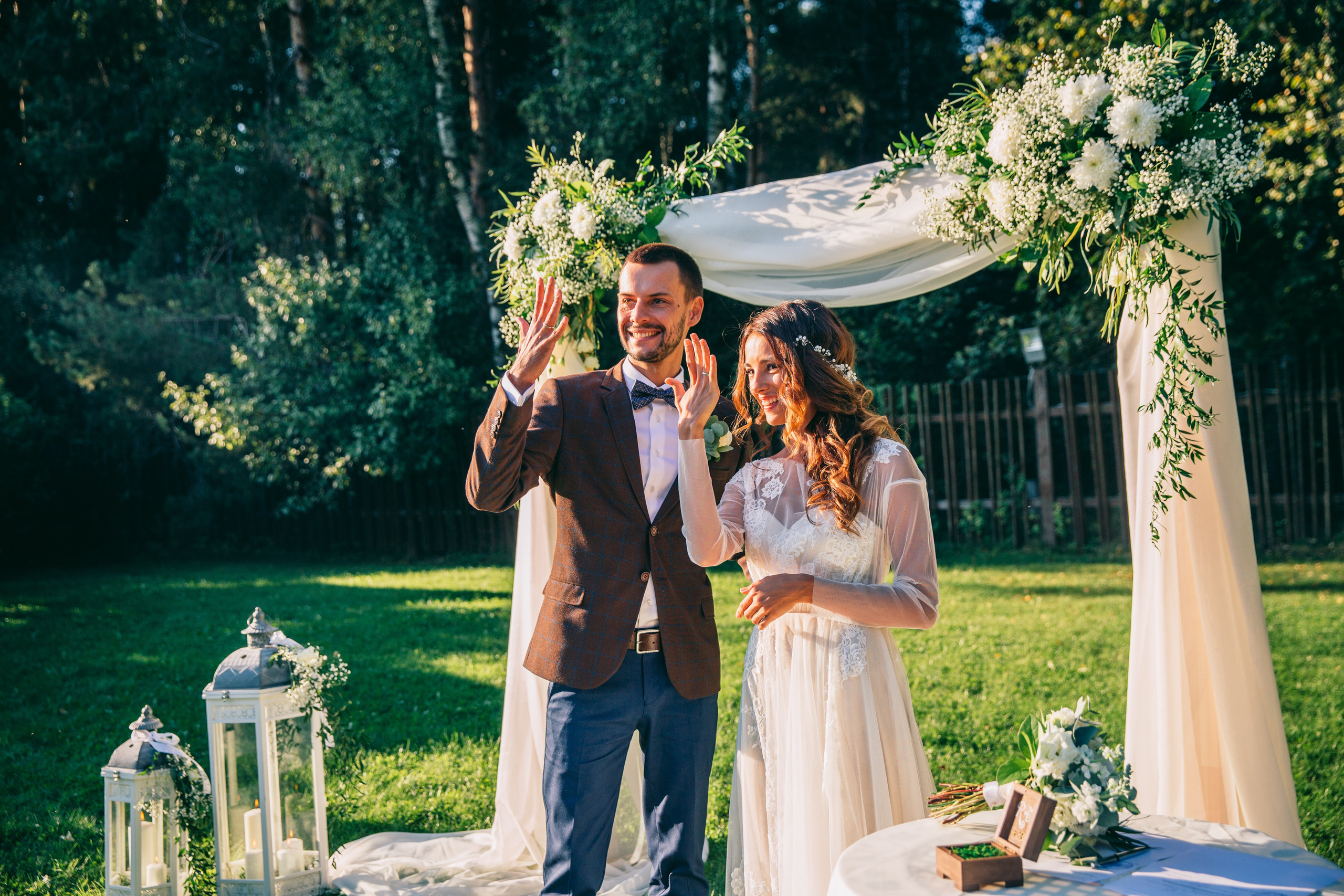 Фото свадьбы весной. Ведущий на праздник в Москве / Денис Аганин