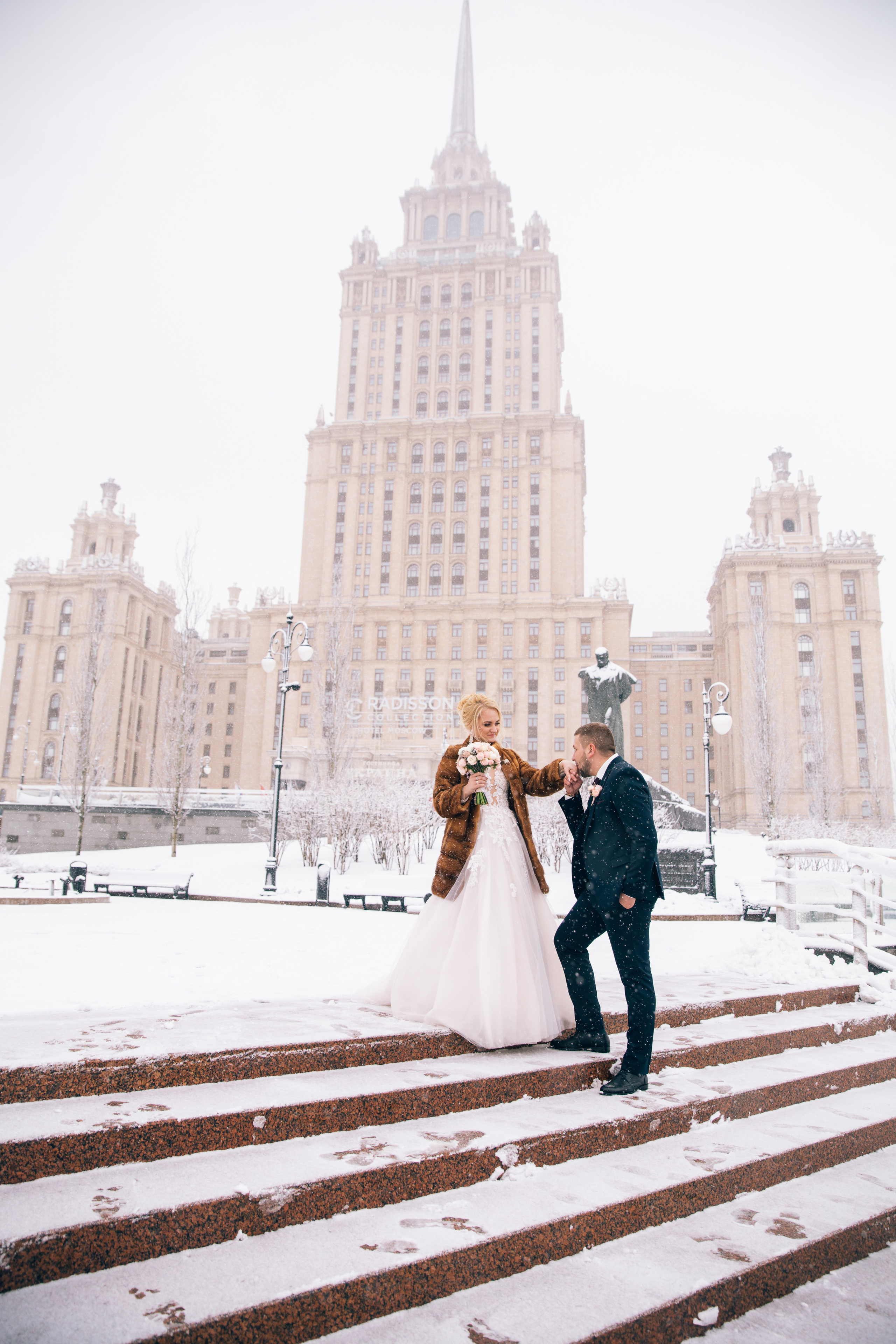 Фотосъёмка зимой на свадьбе. Ведущий на праздник в Москве / Денис Аганин