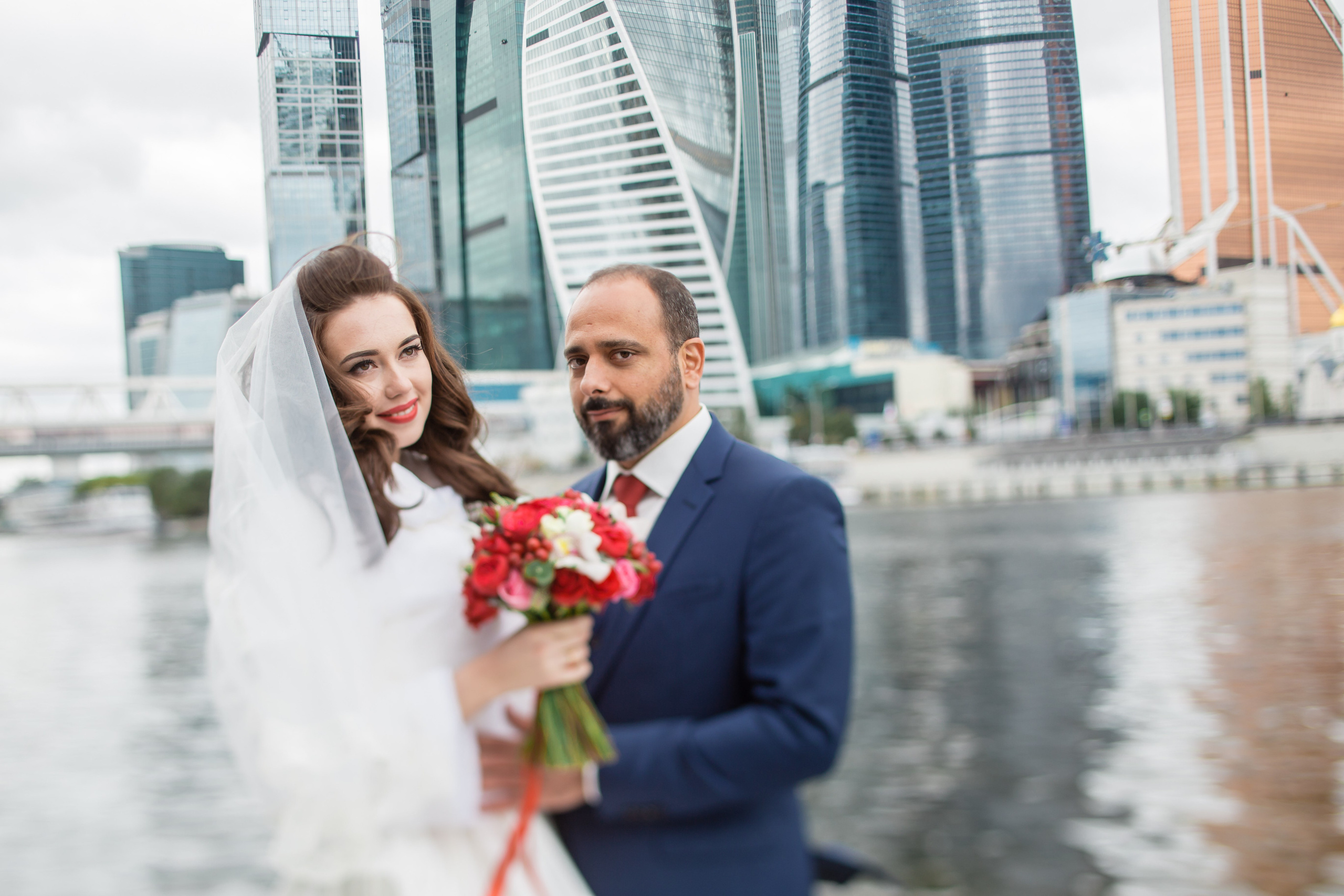 Свадебные фото осенью. Ведущий на праздник в Москве / Денис Аганин