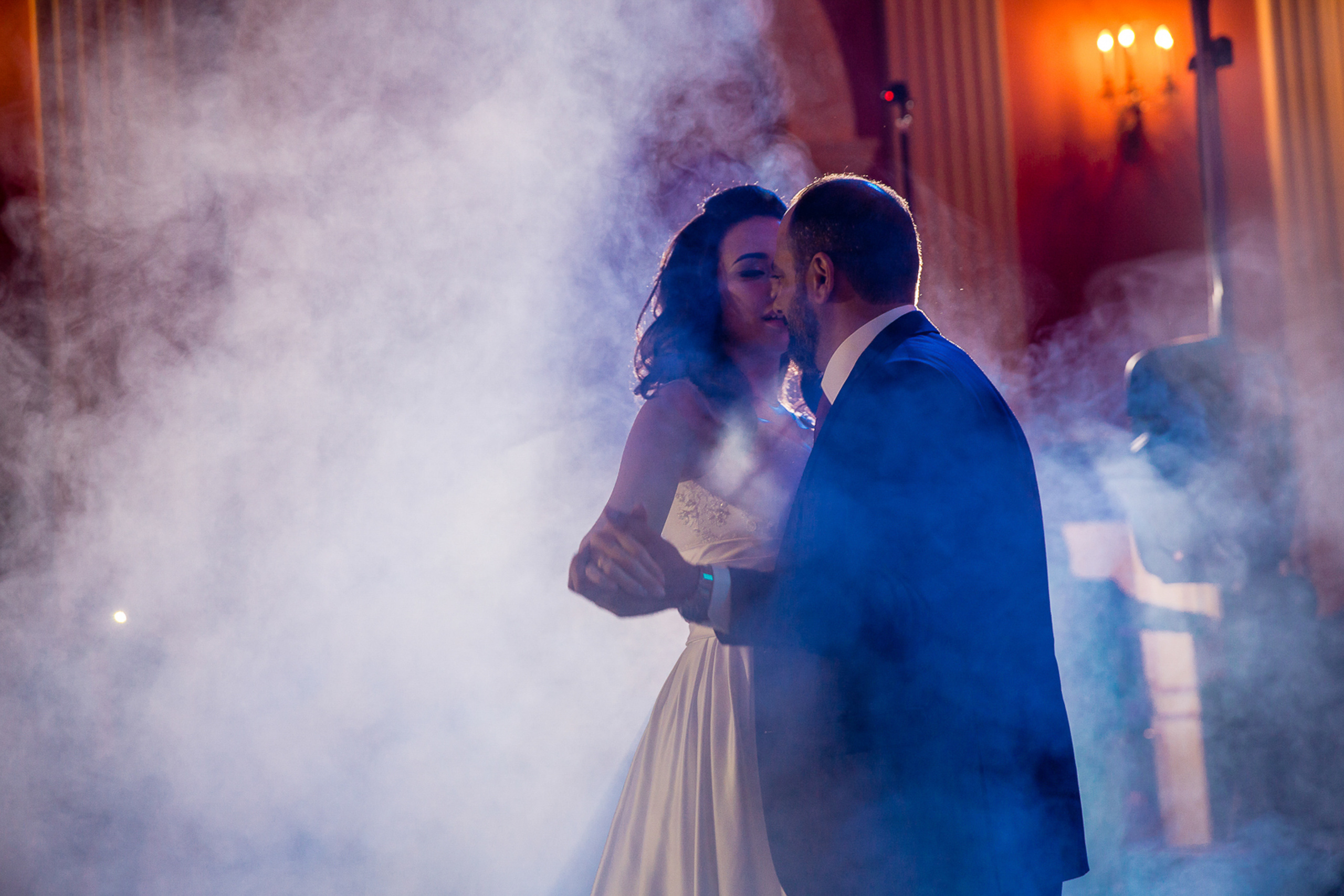 Свадебные фото осенью. Ведущий на праздник в Москве / Денис Аганин