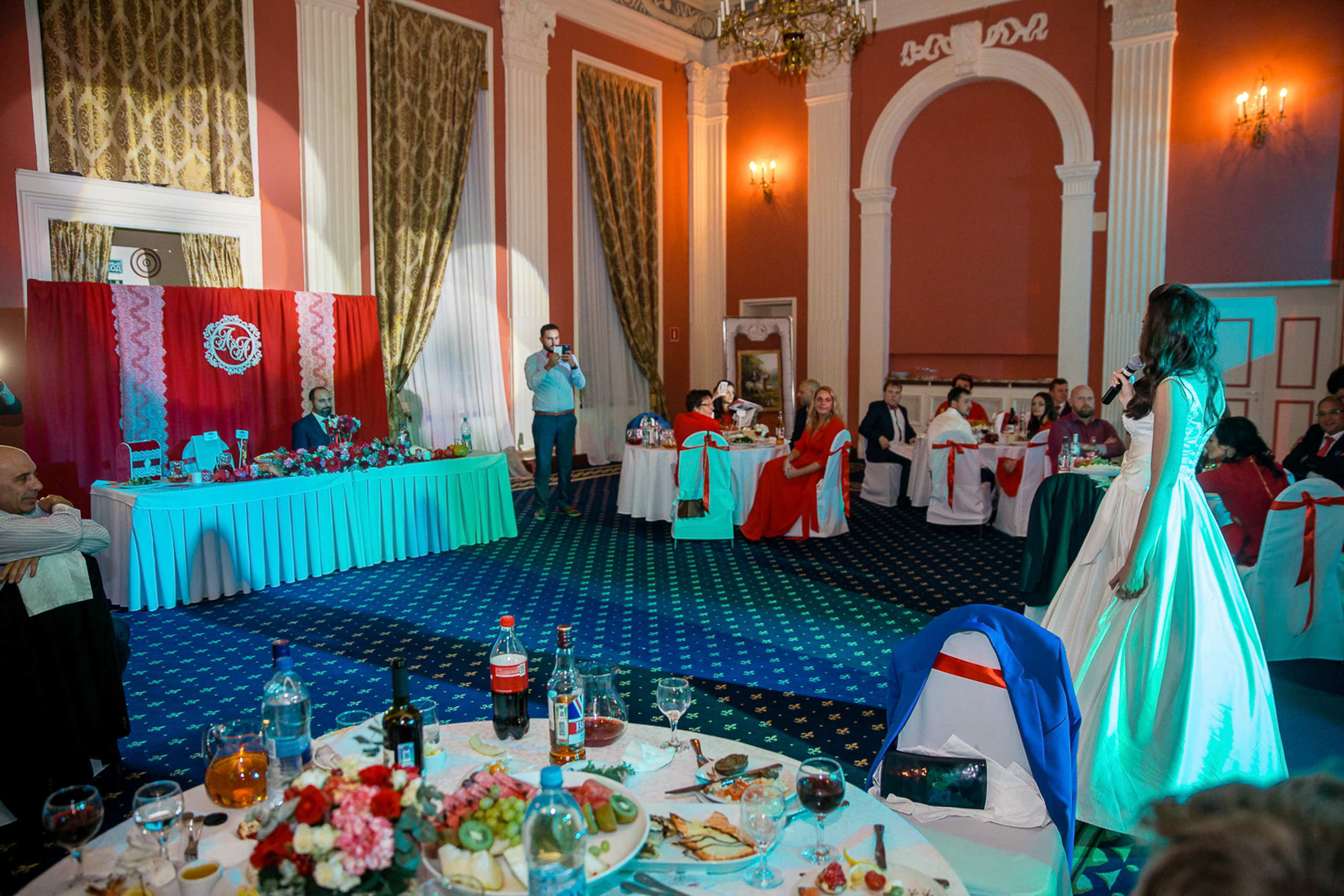 Свадебные фото осенью. Ведущий на праздник в Москве / Денис Аганин