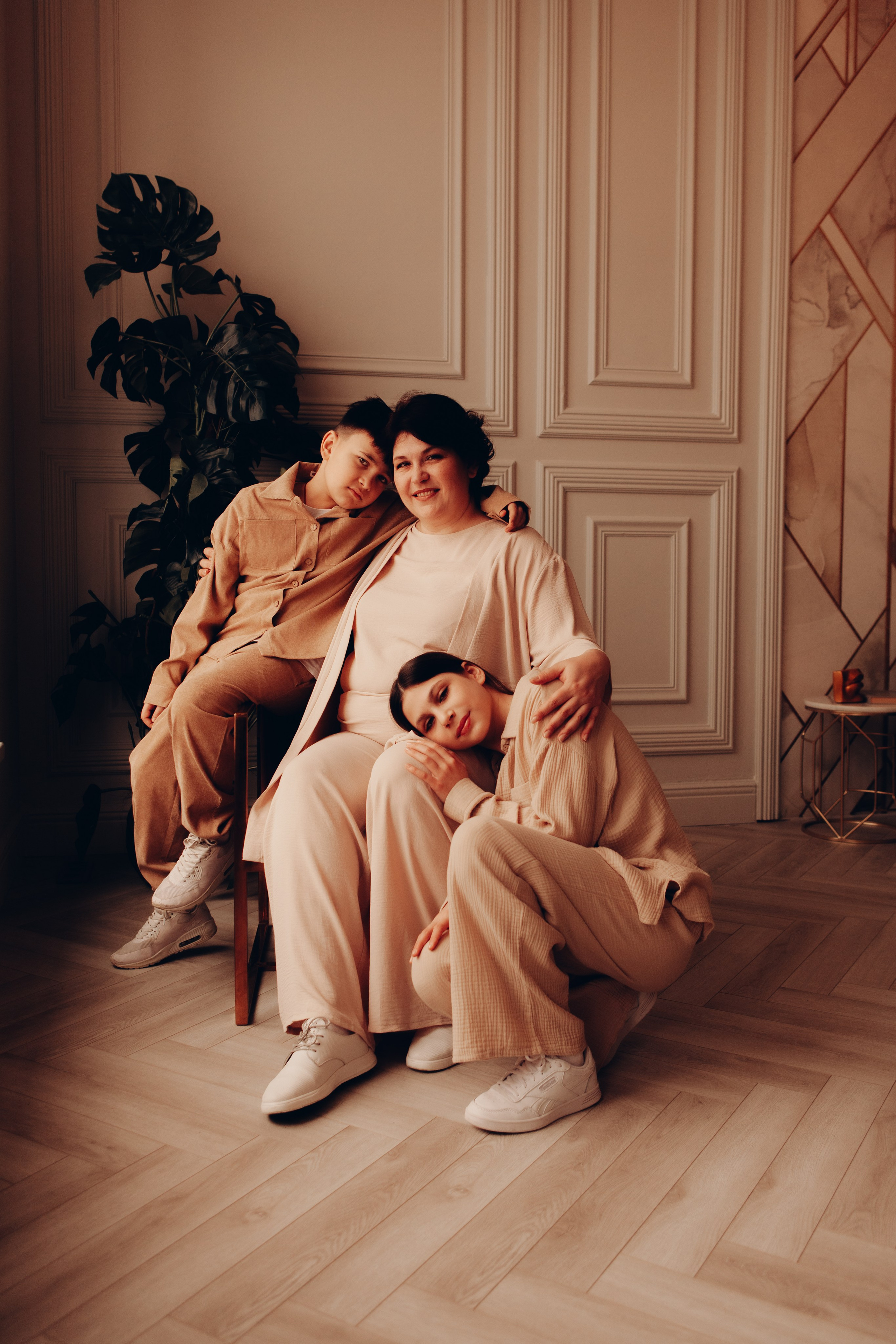 Катя с семьей. Фотосессия новорожденных в Москве фотограф Савина Анастасия