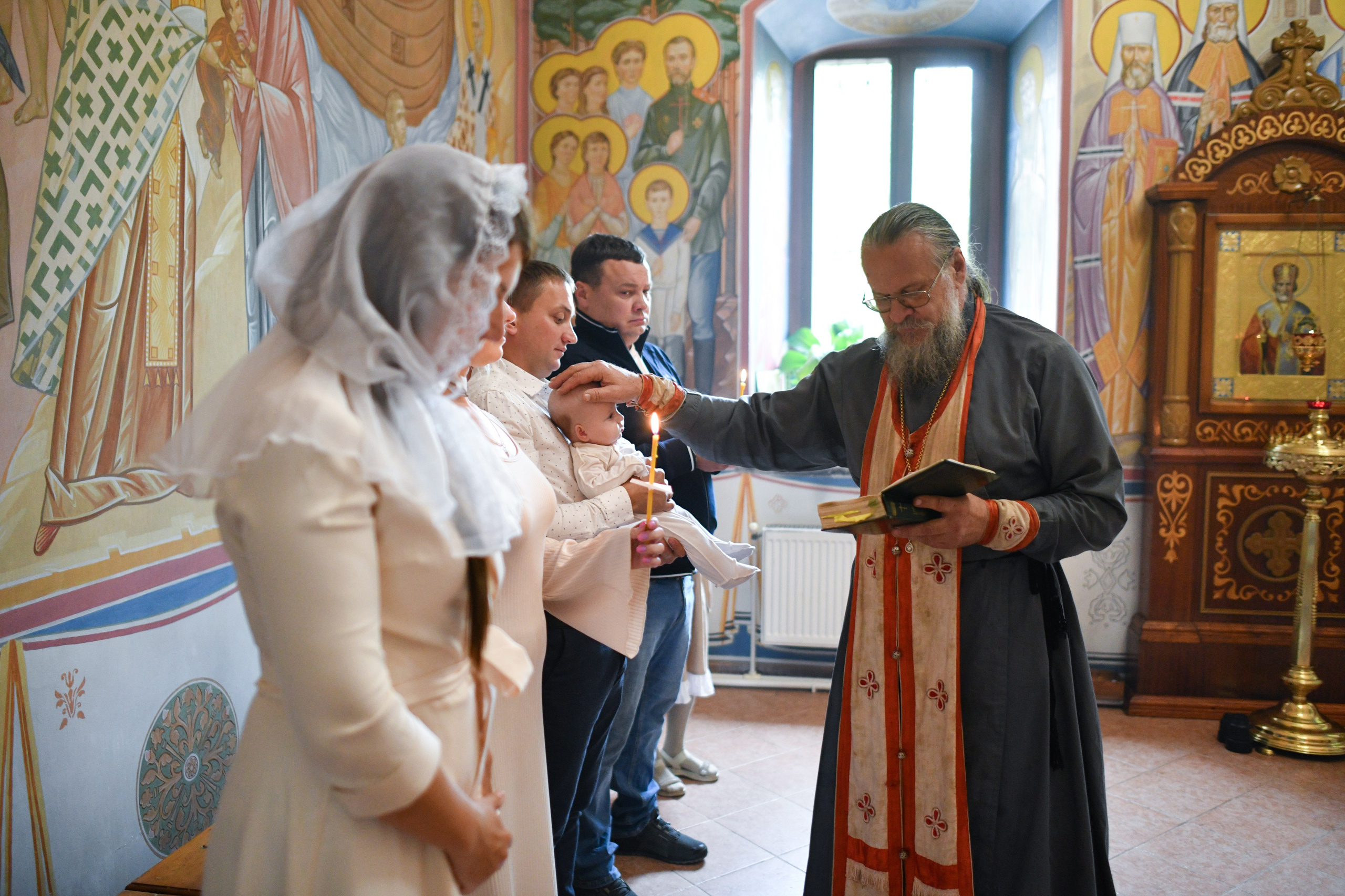 Крещение в Покровской церкви. Свадебный и портретный фотограф в Москве Галина Борисова