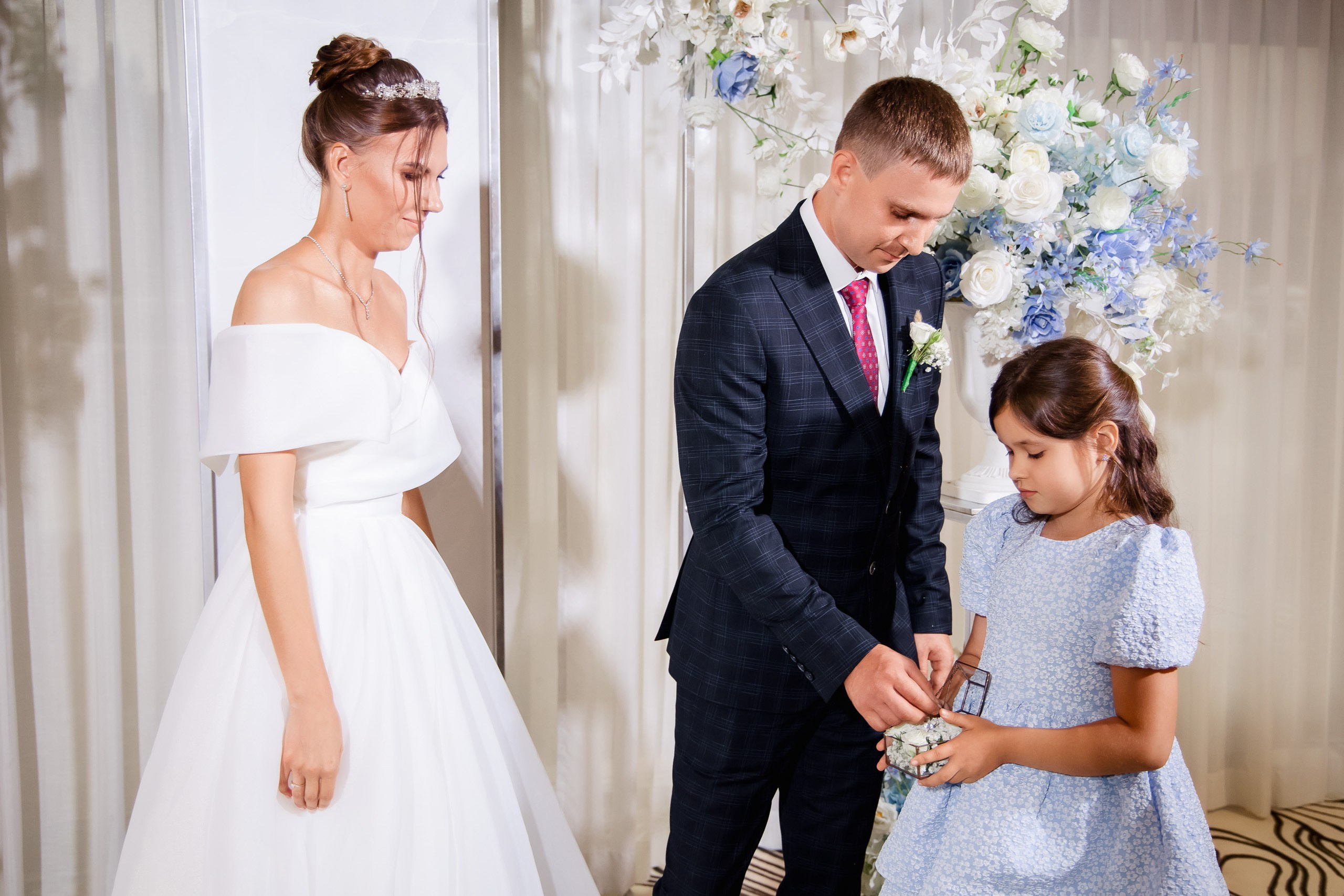 Евгений и Юлия. Совместные сборы. Интурист. Выездная. Фото с Китами. Свадебный фотограф в Хабаровске