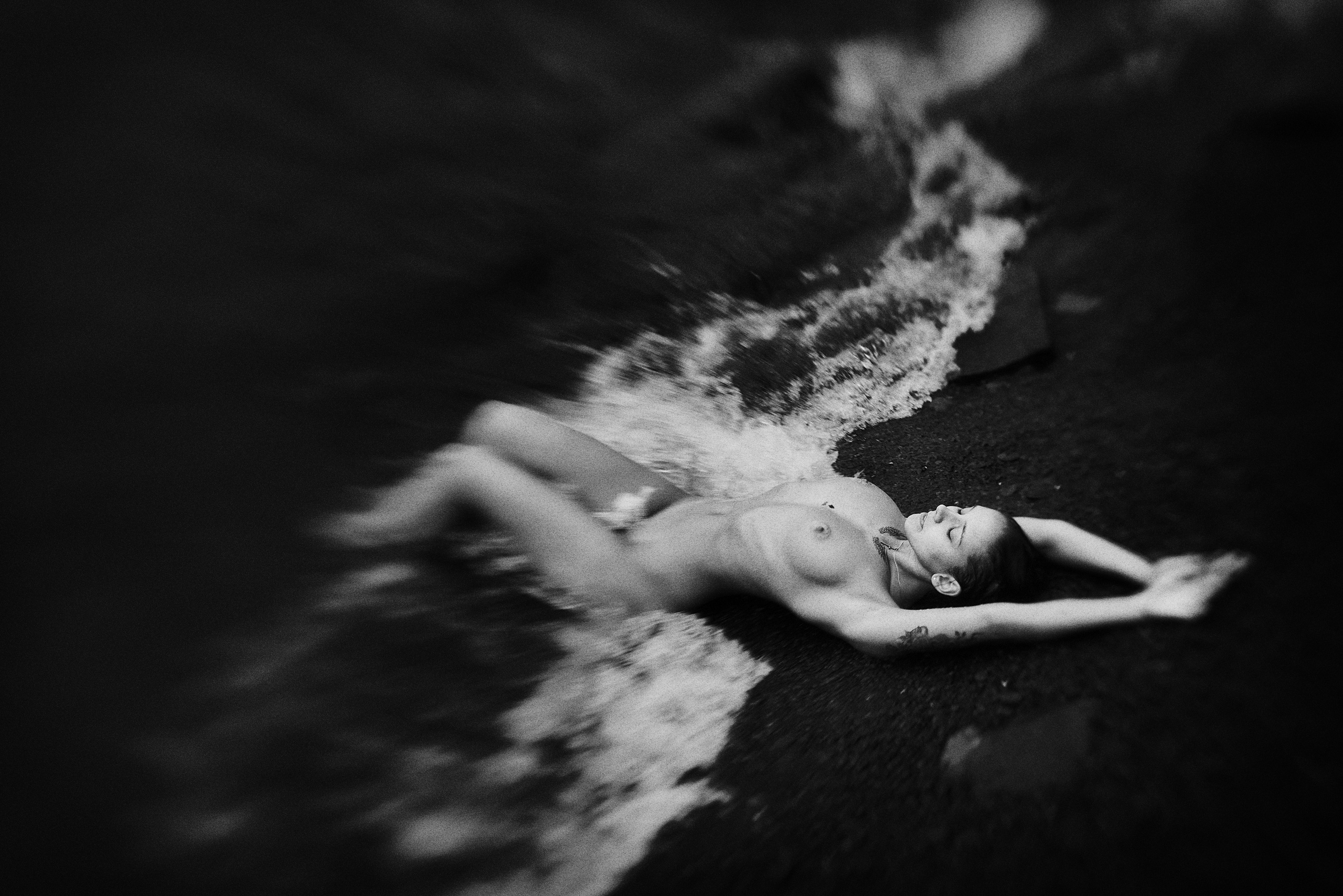 Фотосъемка ню на природе. Ню фотограф в городе Владивосток Алексей Кудряшов