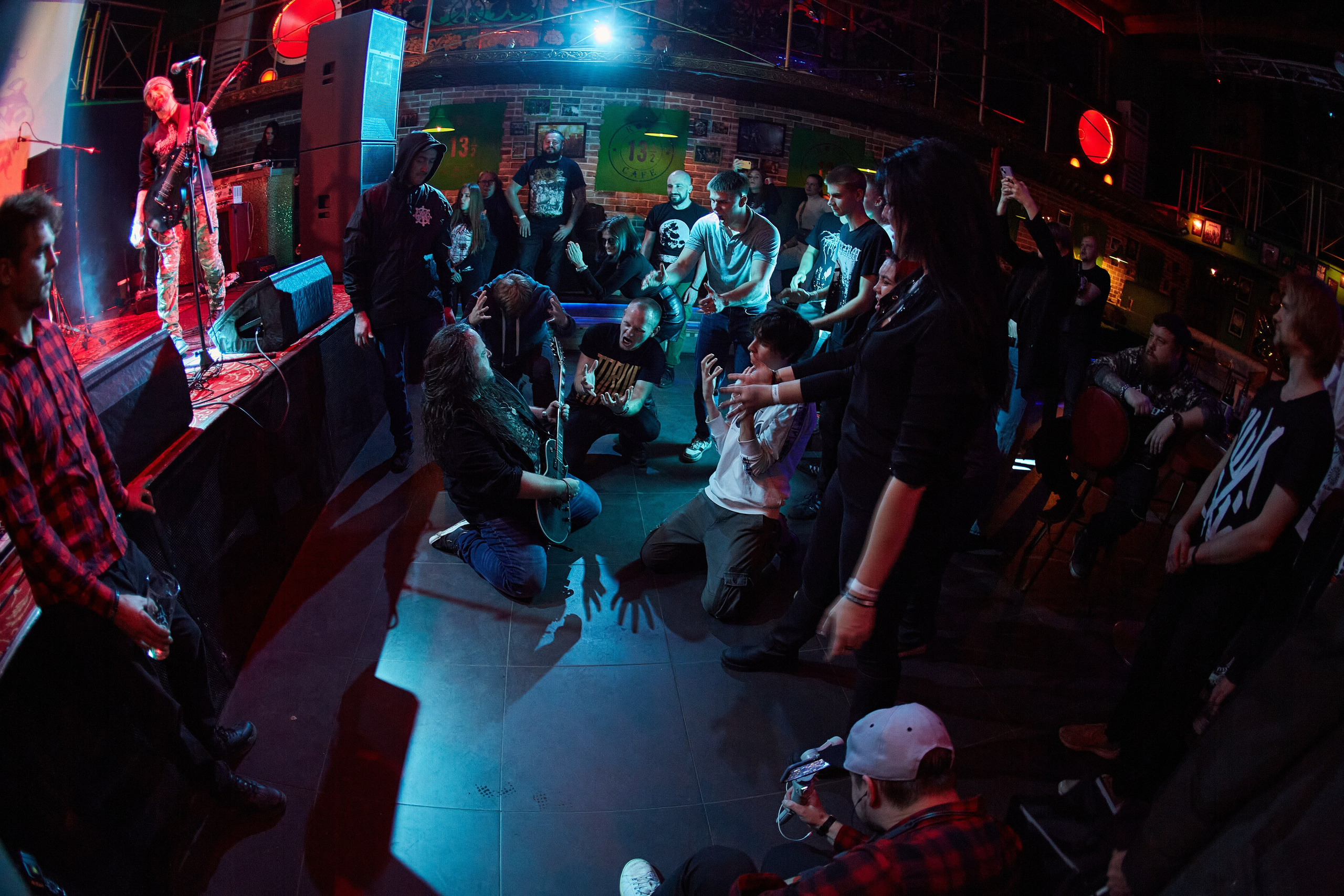 2023-11-03. Abysslooker