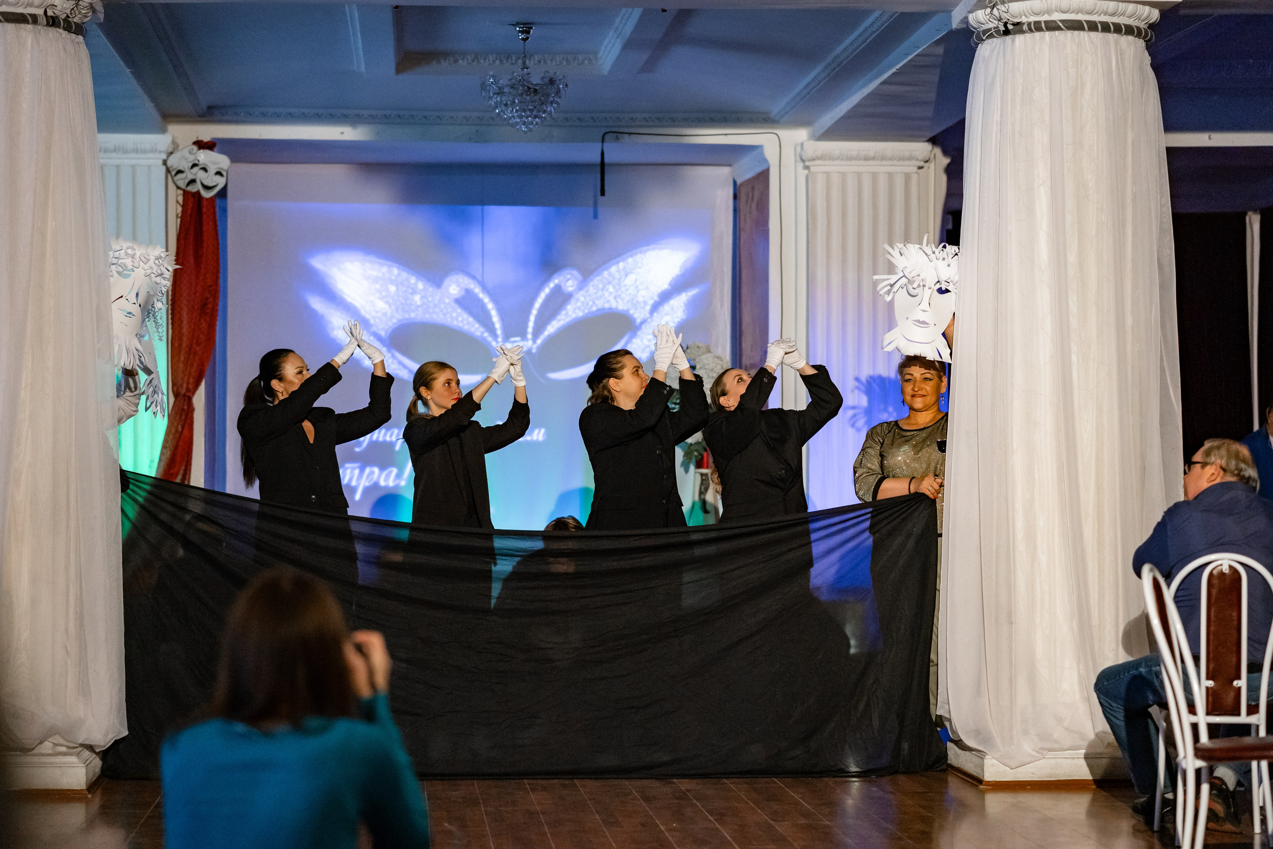 «Свеча» приглашает в театральную гостиную. Свадебный и семейный фотограф в г. Волхов Алексей Кочерыжкин