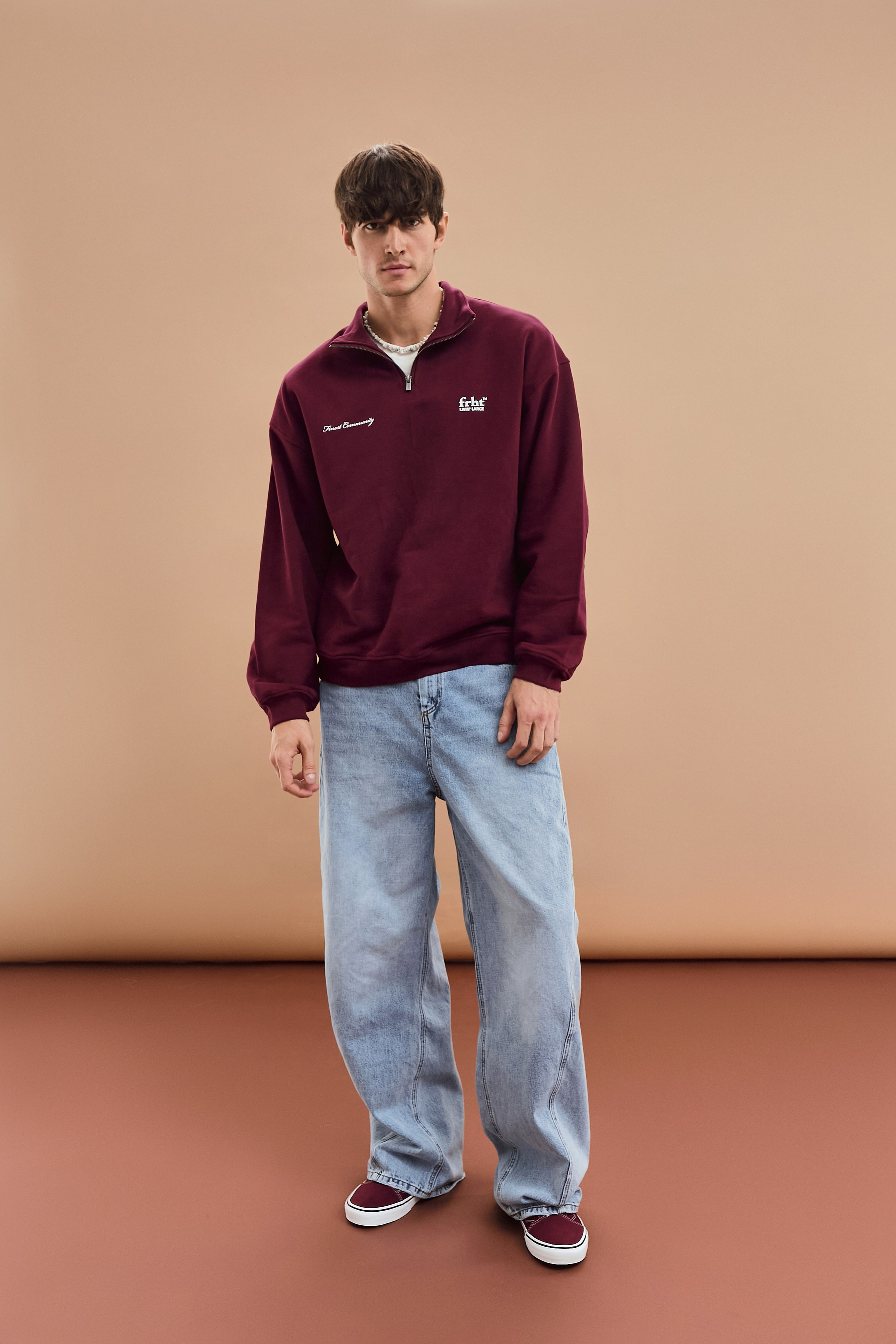 На бумажном фоне. Фотограф Москва| Вероника Полуэктова