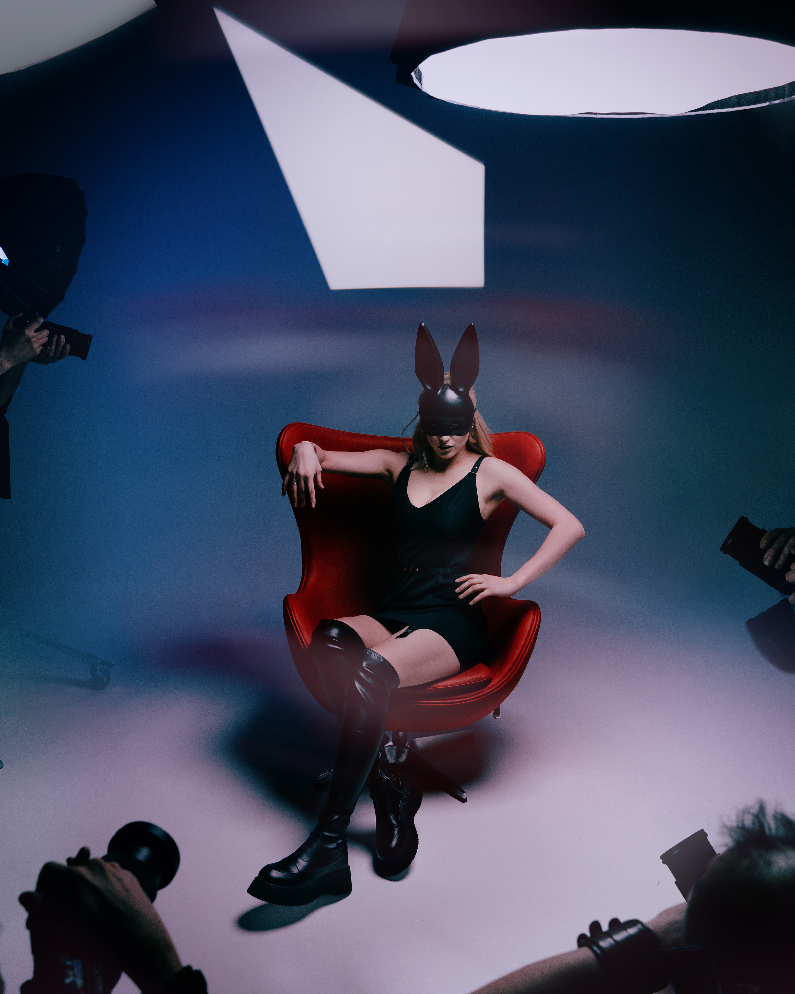 Креативная тематическая индивидуальная портретная съёмка. Фотограф Екатеринбург для вас или вашего бренда