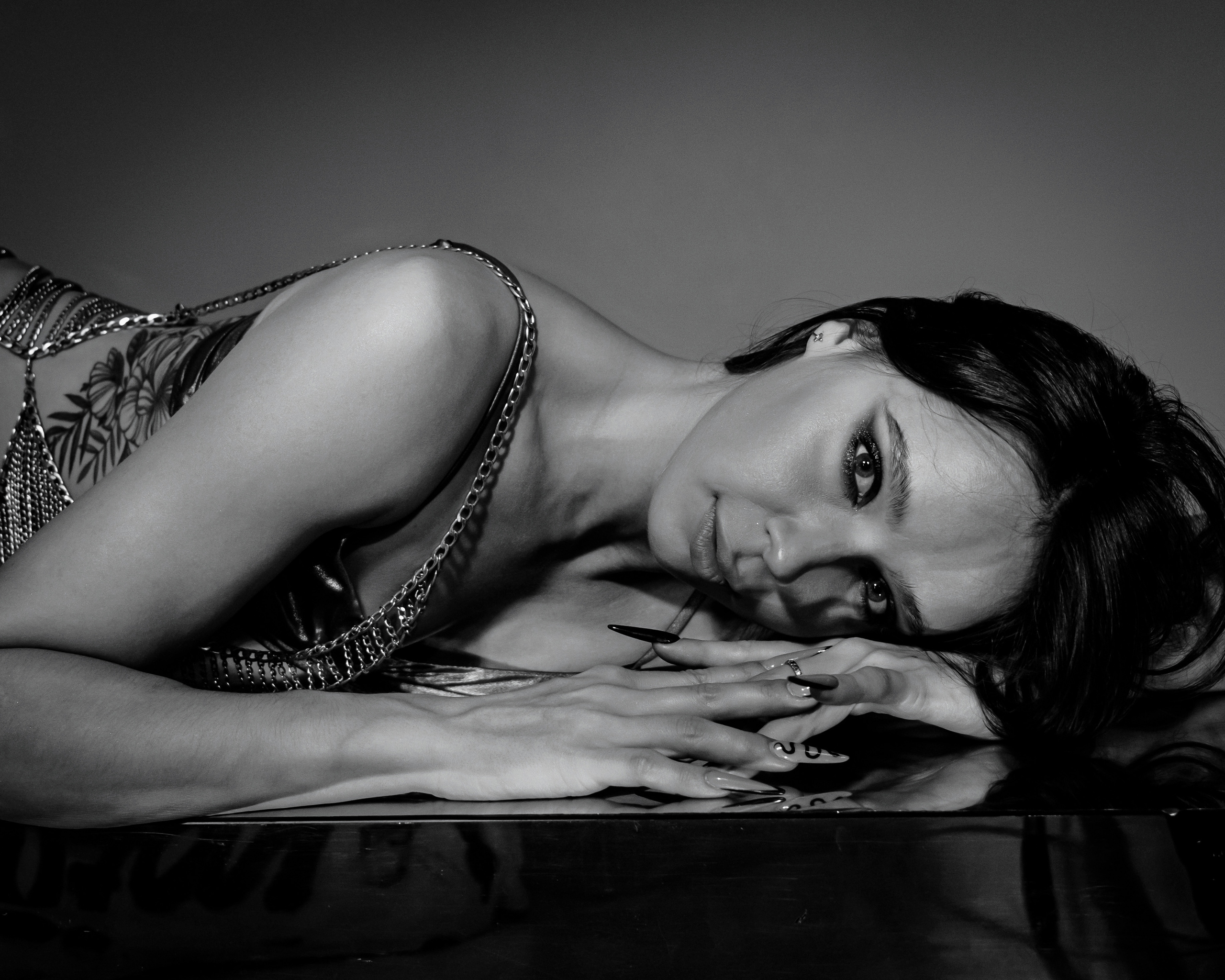 Креативная тематическая индивидуальная портретная съёмка. Фотограф Екатеринбург для вас или вашего бренда