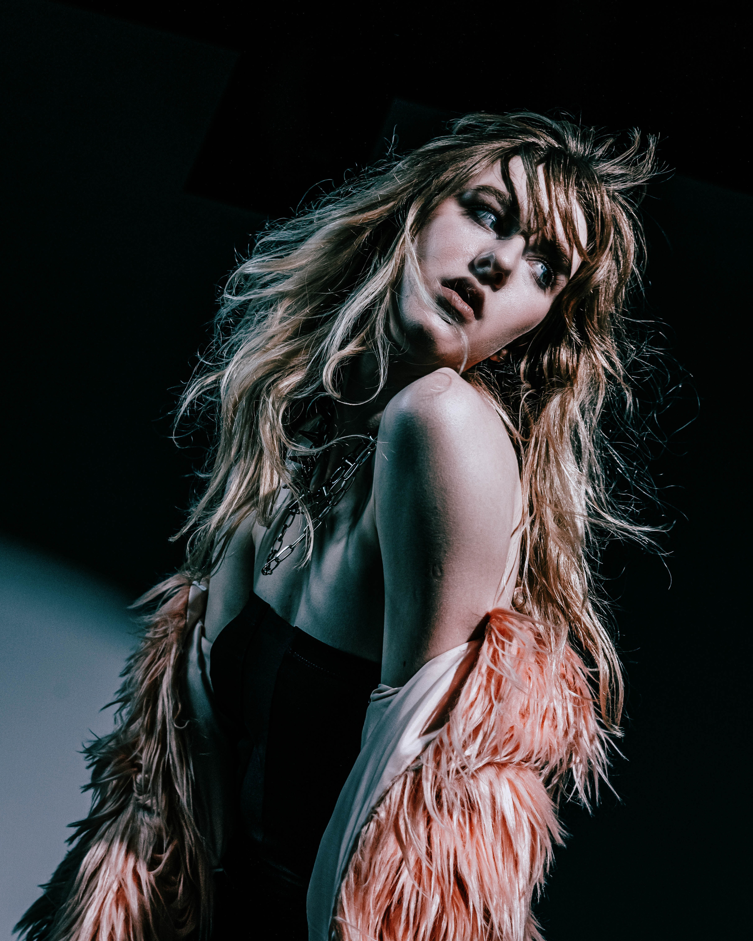 Креативная тематическая индивидуальная портретная съёмка. Фотограф Екатеринбург для вас или вашего бренда