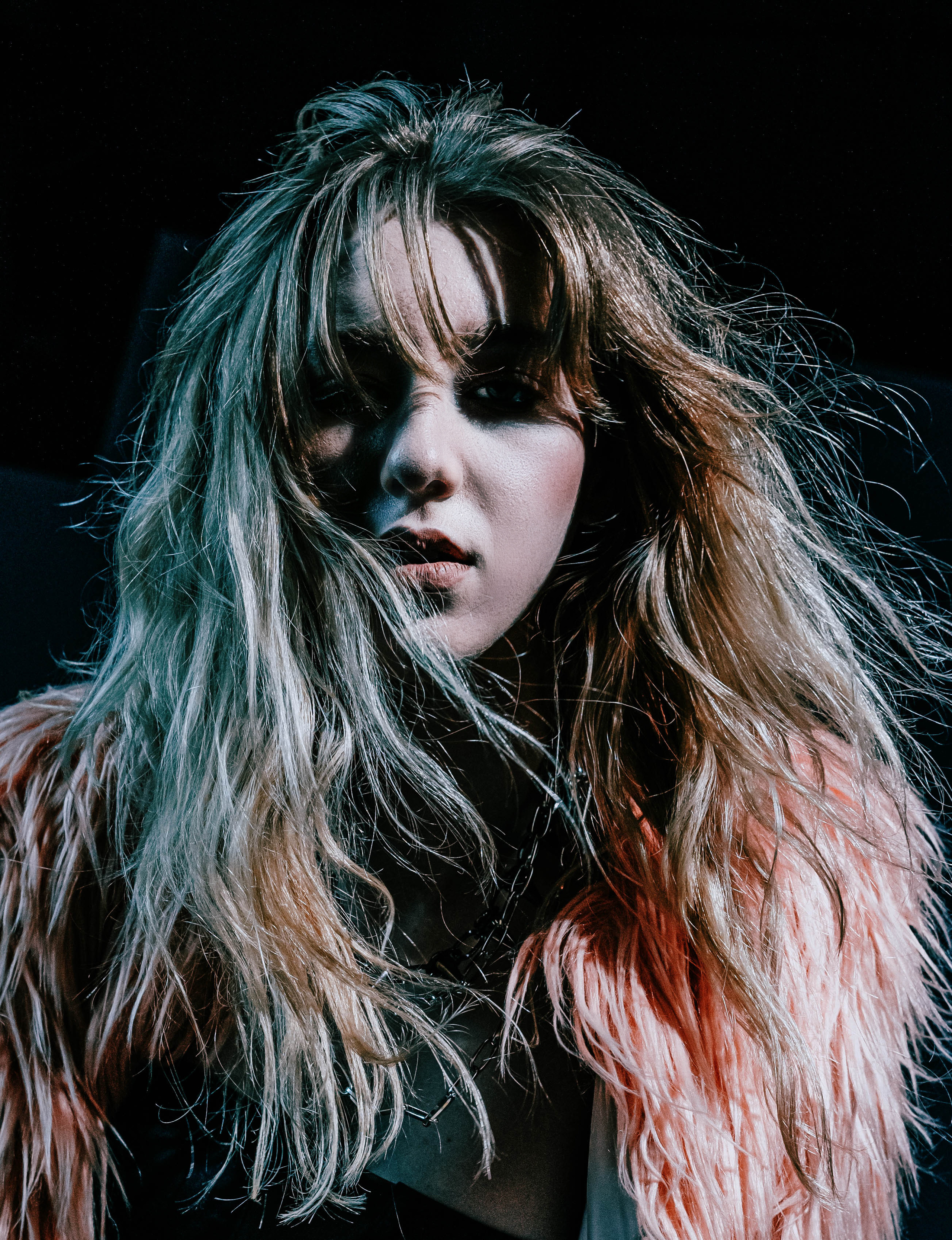 Креативная тематическая индивидуальная портретная съёмка. Фотограф Екатеринбург для вас или вашего бренда