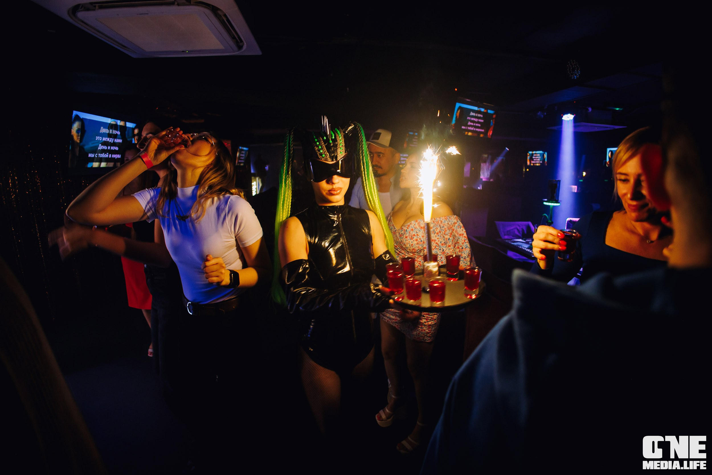 Фоторепортаж из караоке-клуба Эйфория. One Media Life: фоторепортажи, фотоотчеты с мероприятий и заведений
