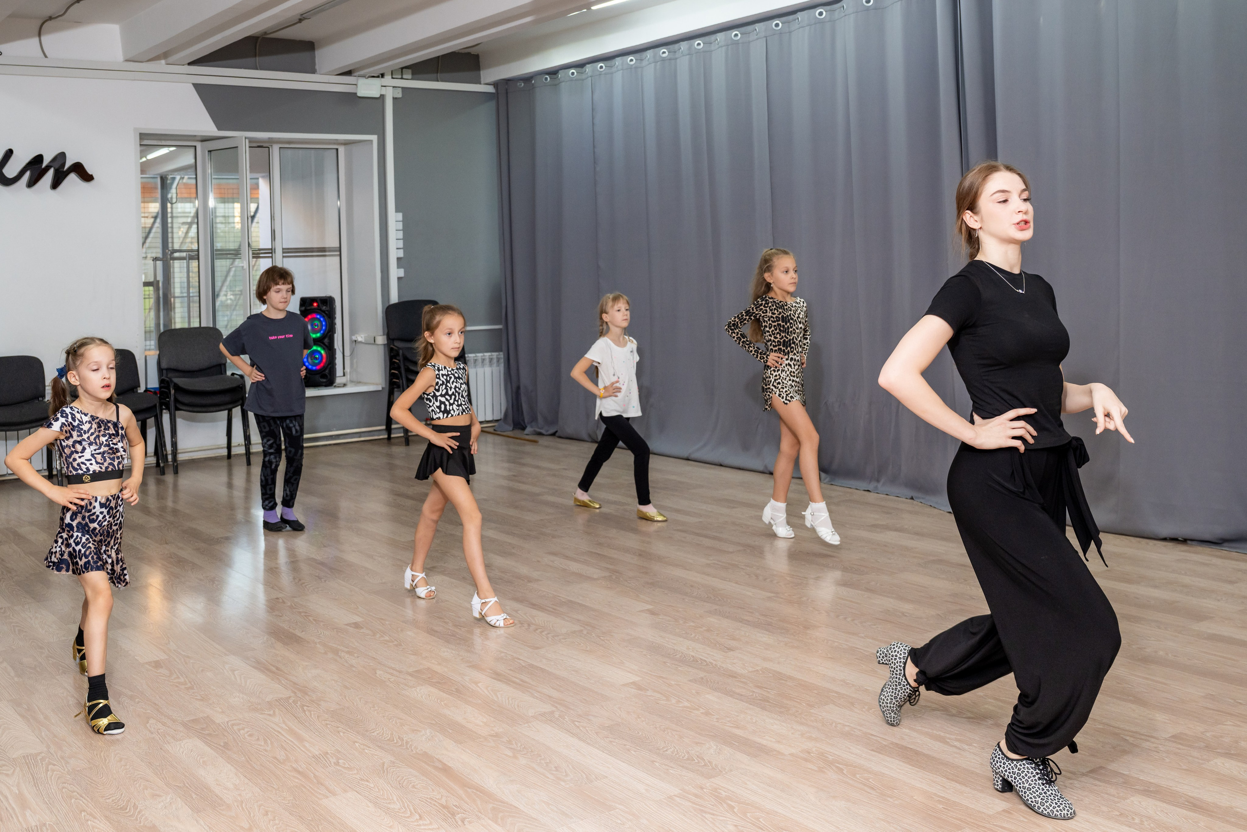 Группа 7-11 лет первый и второй год обучения. КонТакт — спортивные бальные танцы в Москве