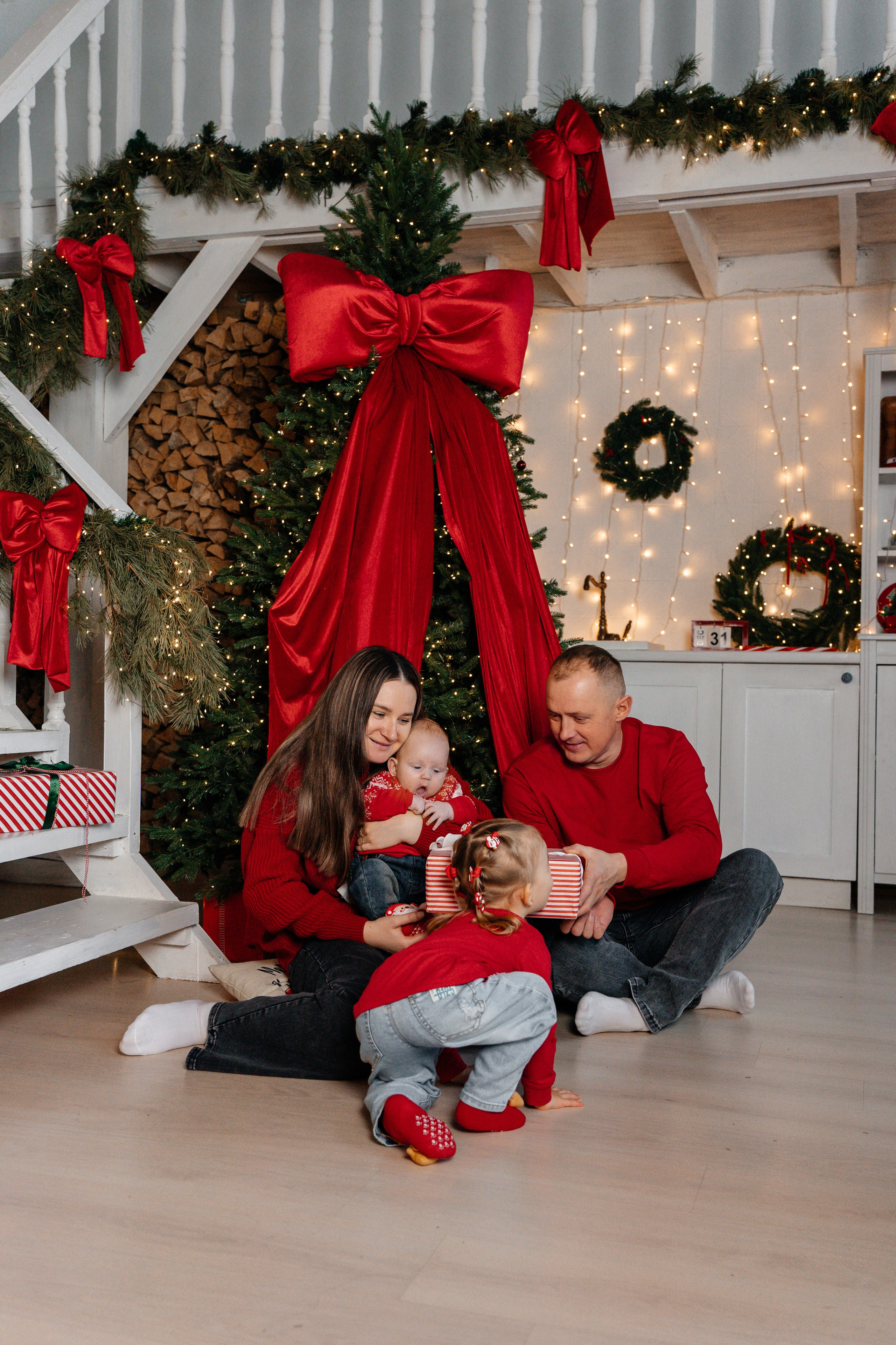 Семейная новогодняя история. Ваш семейный фотограф в Минске — Вика Трегубова