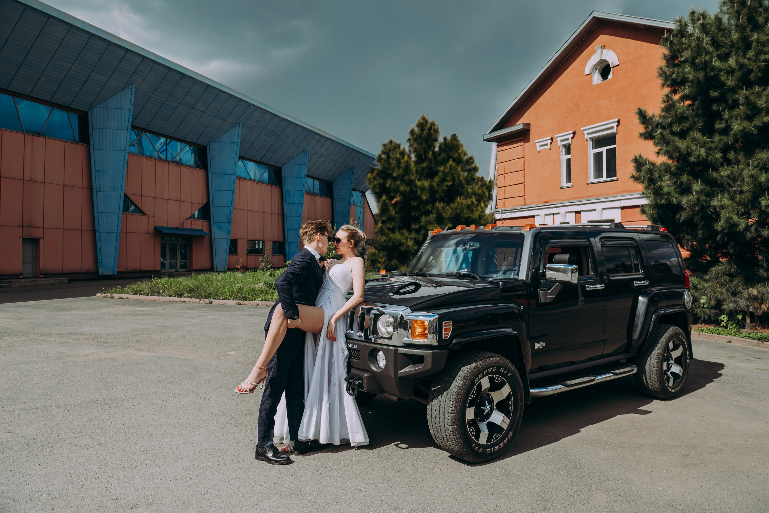 Свадебная фотосессия в музыкальном театре в г. Кемерово