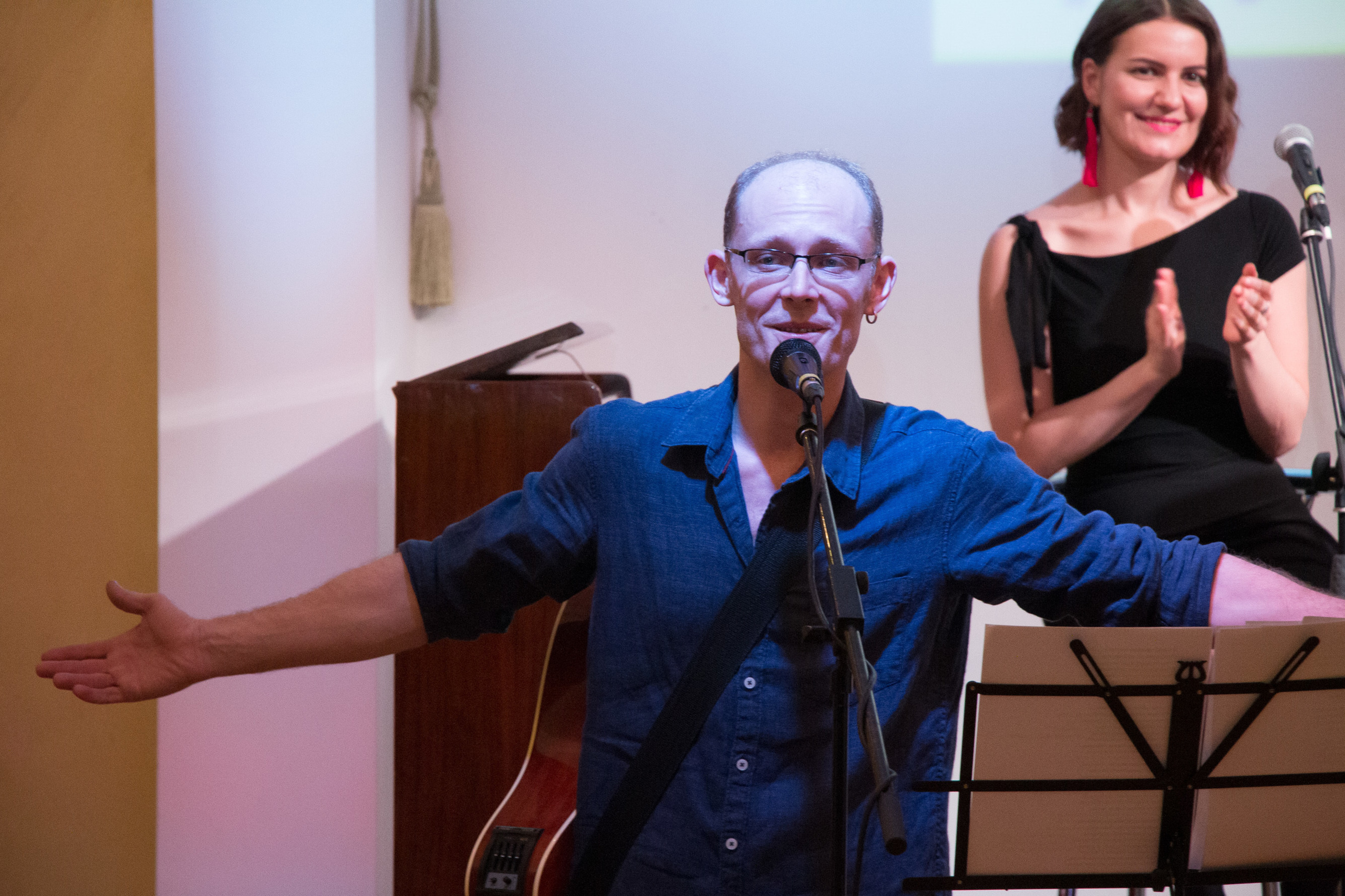 Добрые люди. Концерт коллектива на юбилее центра Шамбалы. VDAO.RU — исцеляющие практики