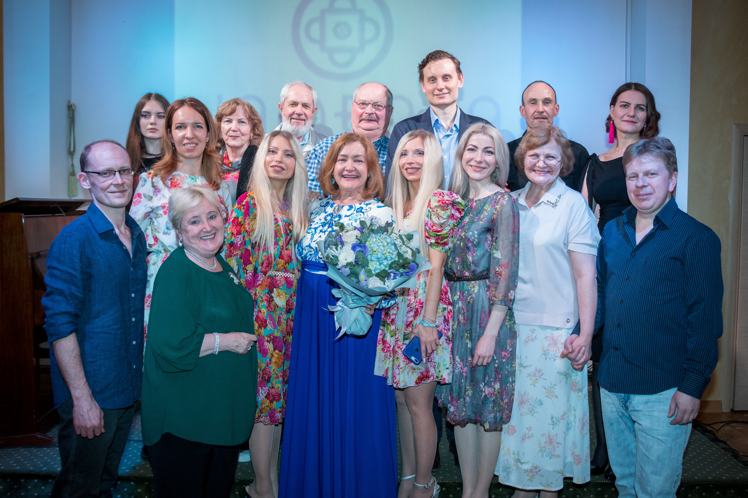 Добрые люди. Концерт коллектива на юбилее центра Шамбалы. VDAO.RU — исцеляющие практики