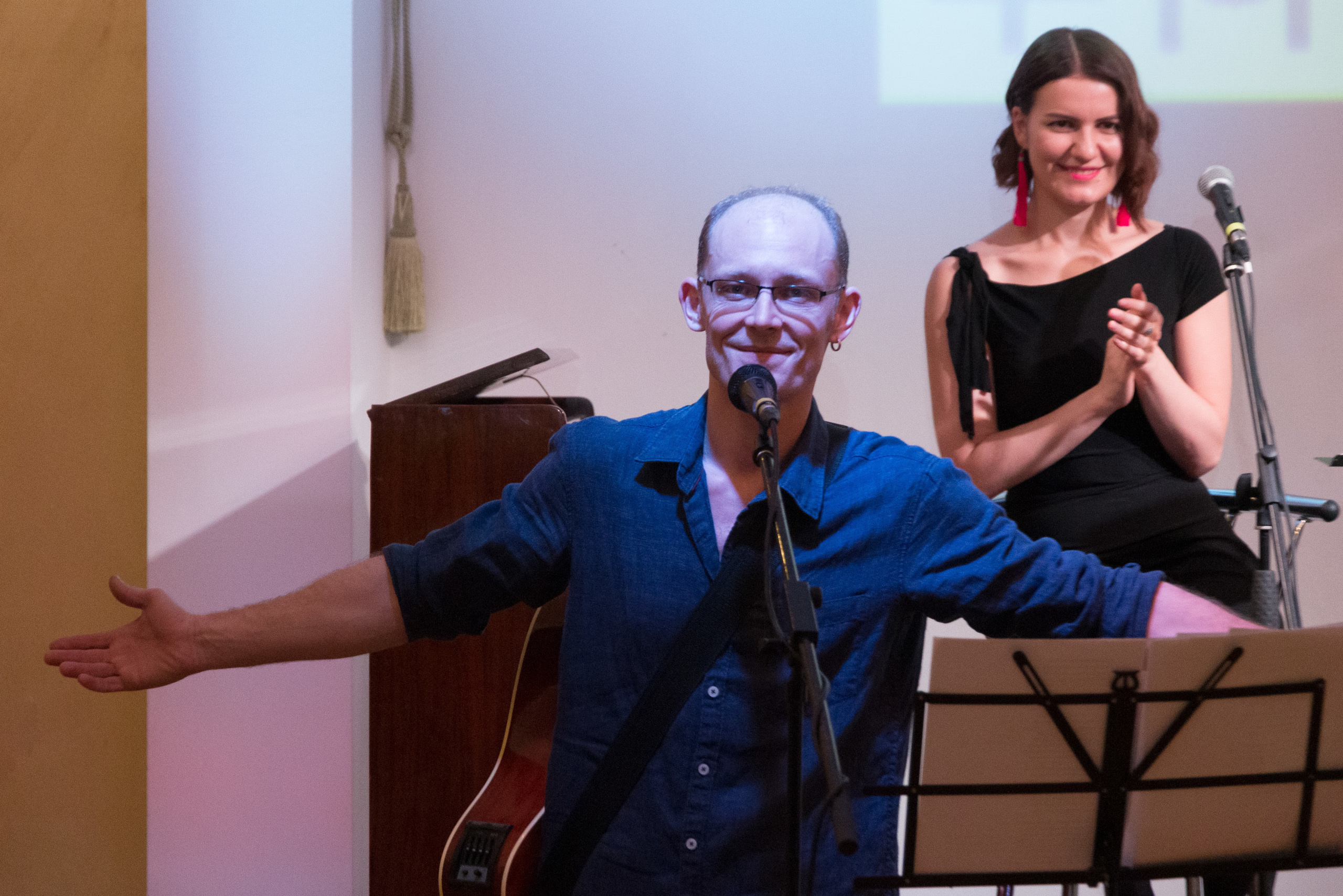 Добрые люди. Концерт коллектива на юбилее центра Шамбалы. VDAO.RU — исцеляющие практики