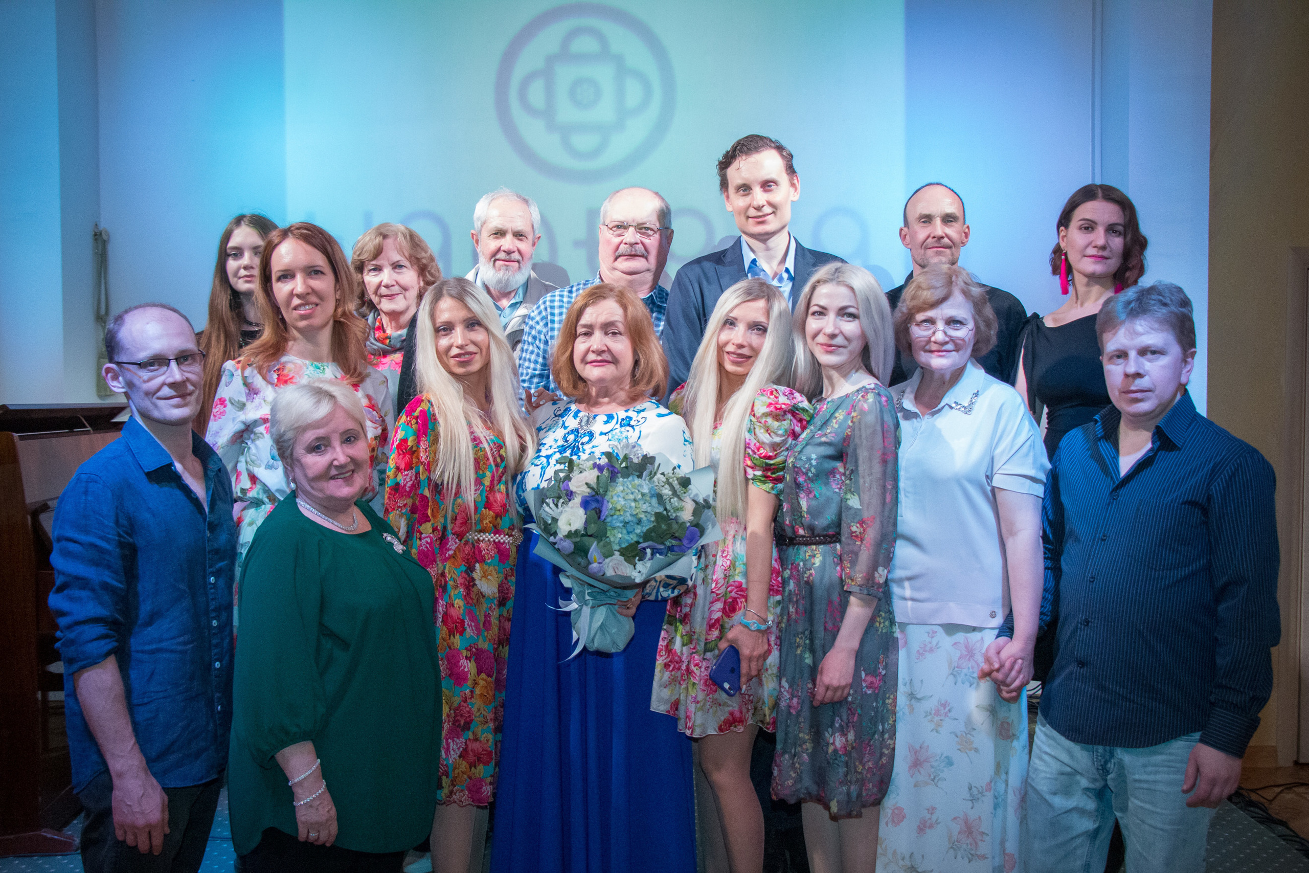 Добрые люди. Концерт коллектива на юбилее центра Шамбалы. VDAO.RU — исцеляющие практики