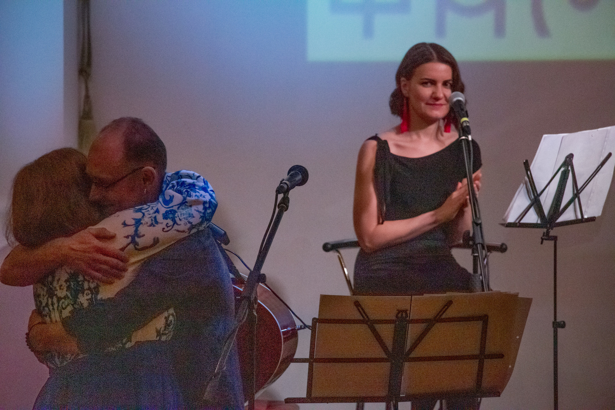 Добрые люди. Концерт коллектива на юбилее центра Шамбалы. VDAO.RU — исцеляющие практики