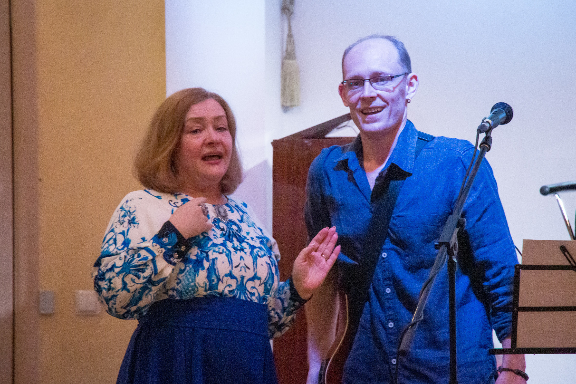 Добрые люди. Концерт коллектива на юбилее центра Шамбалы. VDAO.RU — исцеляющие практики