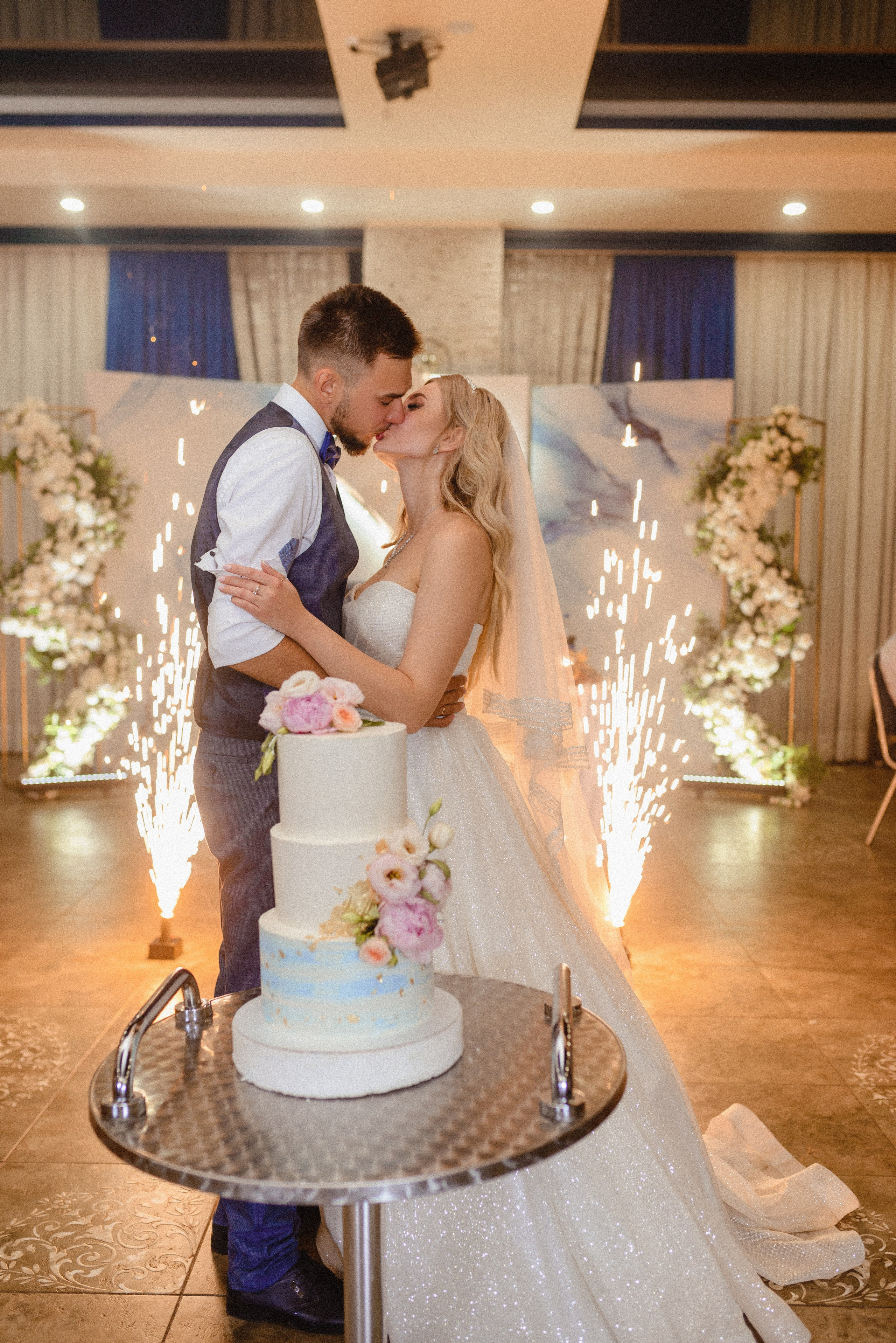 Свадебная фотосессия (Donbass Palace). Семейный и свадебный фотограф в Донецке и Макеевке Дяченко Наталья