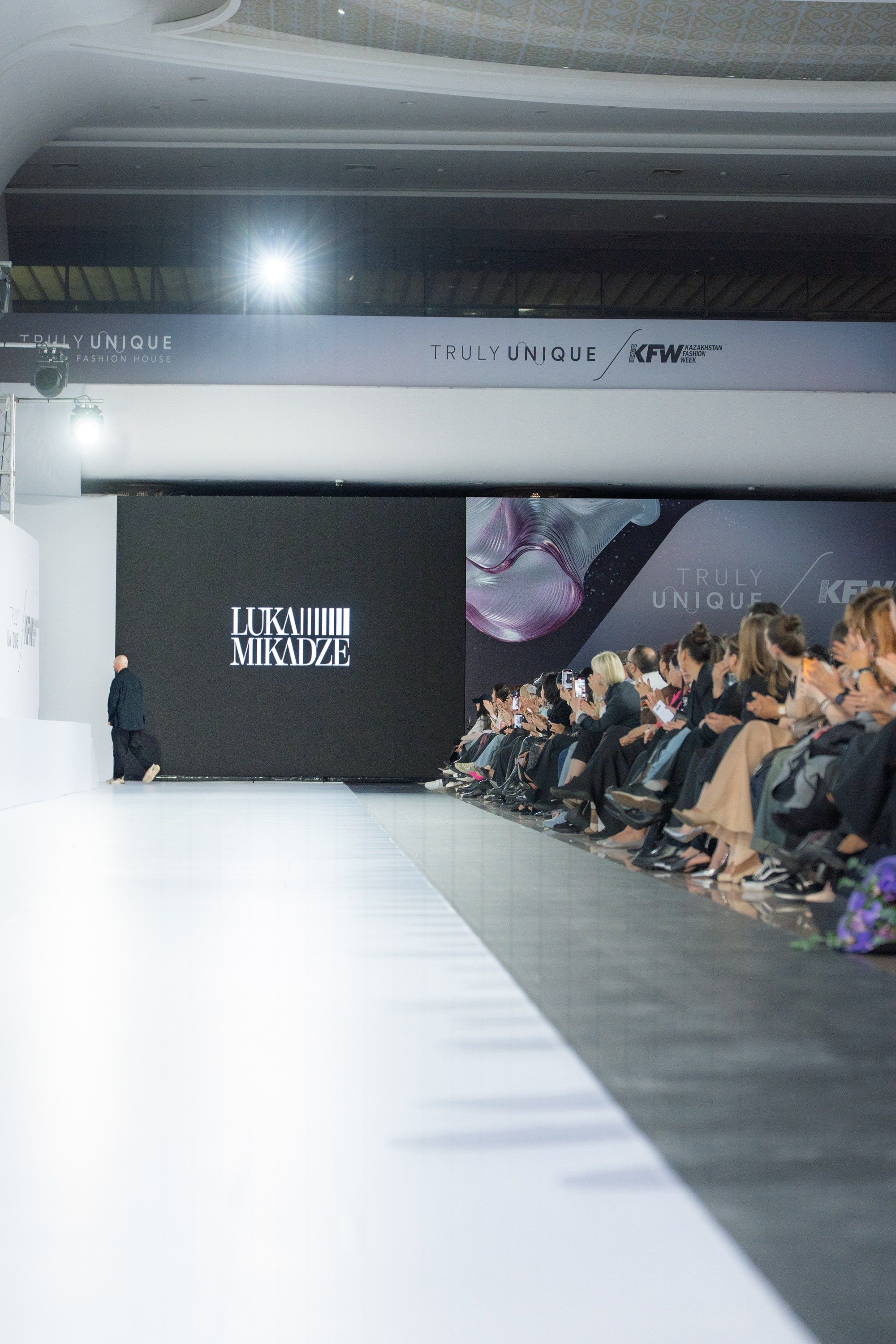 Luka Mikadze. Сайт Алматинского НЮ АРТ, будуар и фэшн фотографа Дениса Карпенко