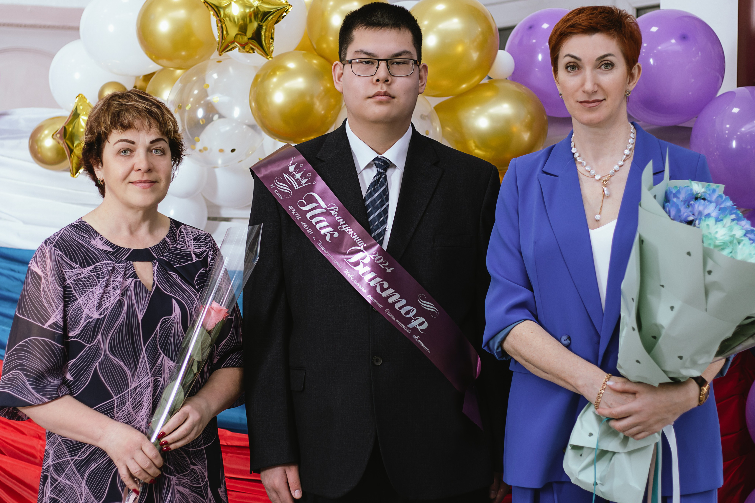 Последний звонок Виктора. Горнозаводск, выпуск 2024. Семейный фотограф в Невельске Виолетта Киселева-Лелейка