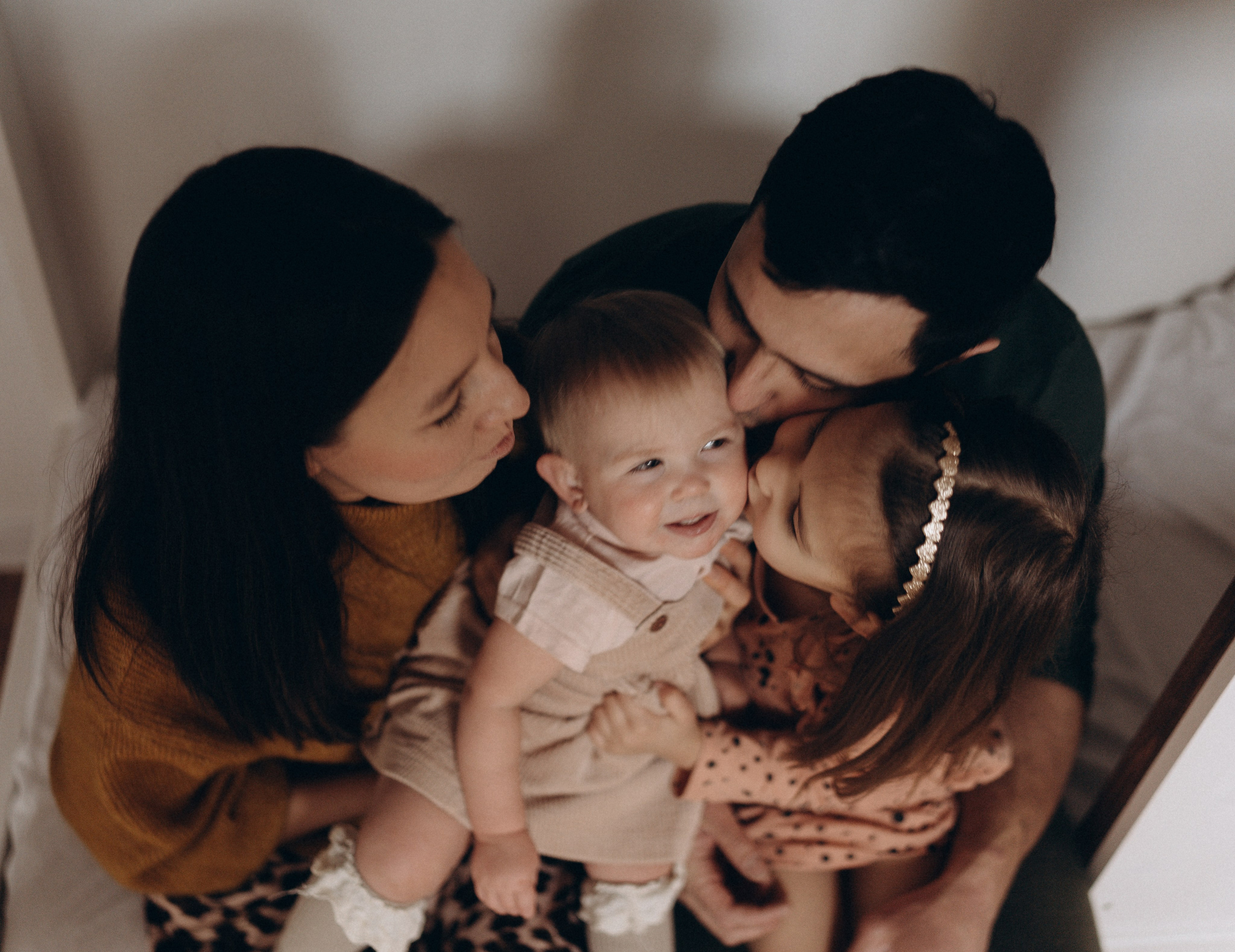 Роззи, Майкл, Лира и Яна. Семейный и домашний фотограф в Уфе Ирина Гарасюта