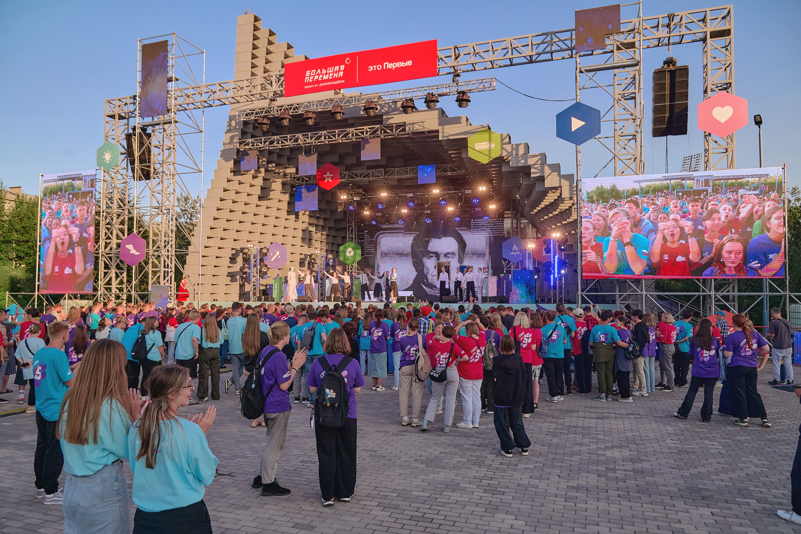 Большая перемена. Фотограф Яковлев Роман — Красноярск