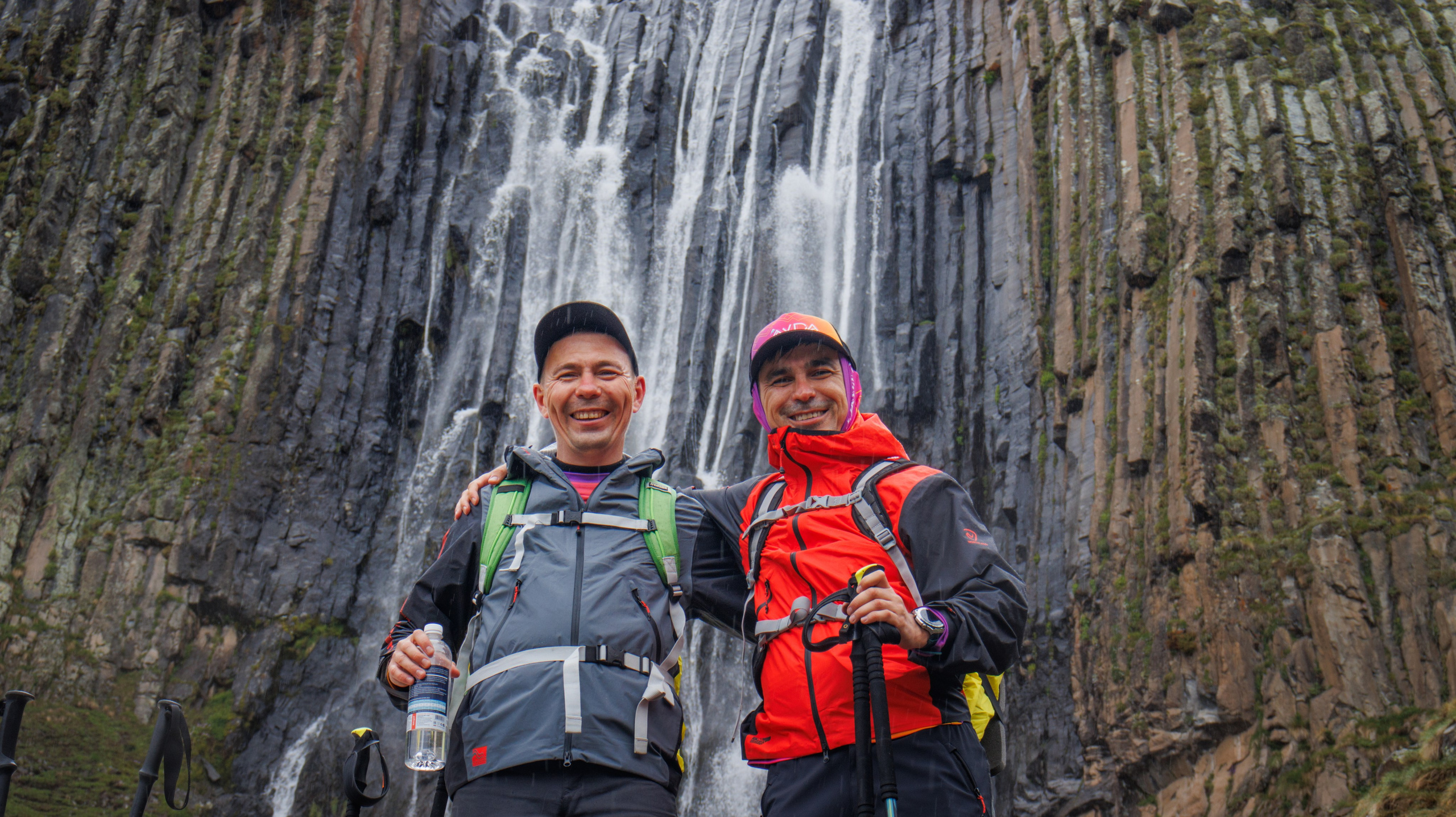 Трекинг / Терскольский водопад. Фотограф на трекинг и восхождение Эльбрус, Приэльбрусье. Елизавета Бобок