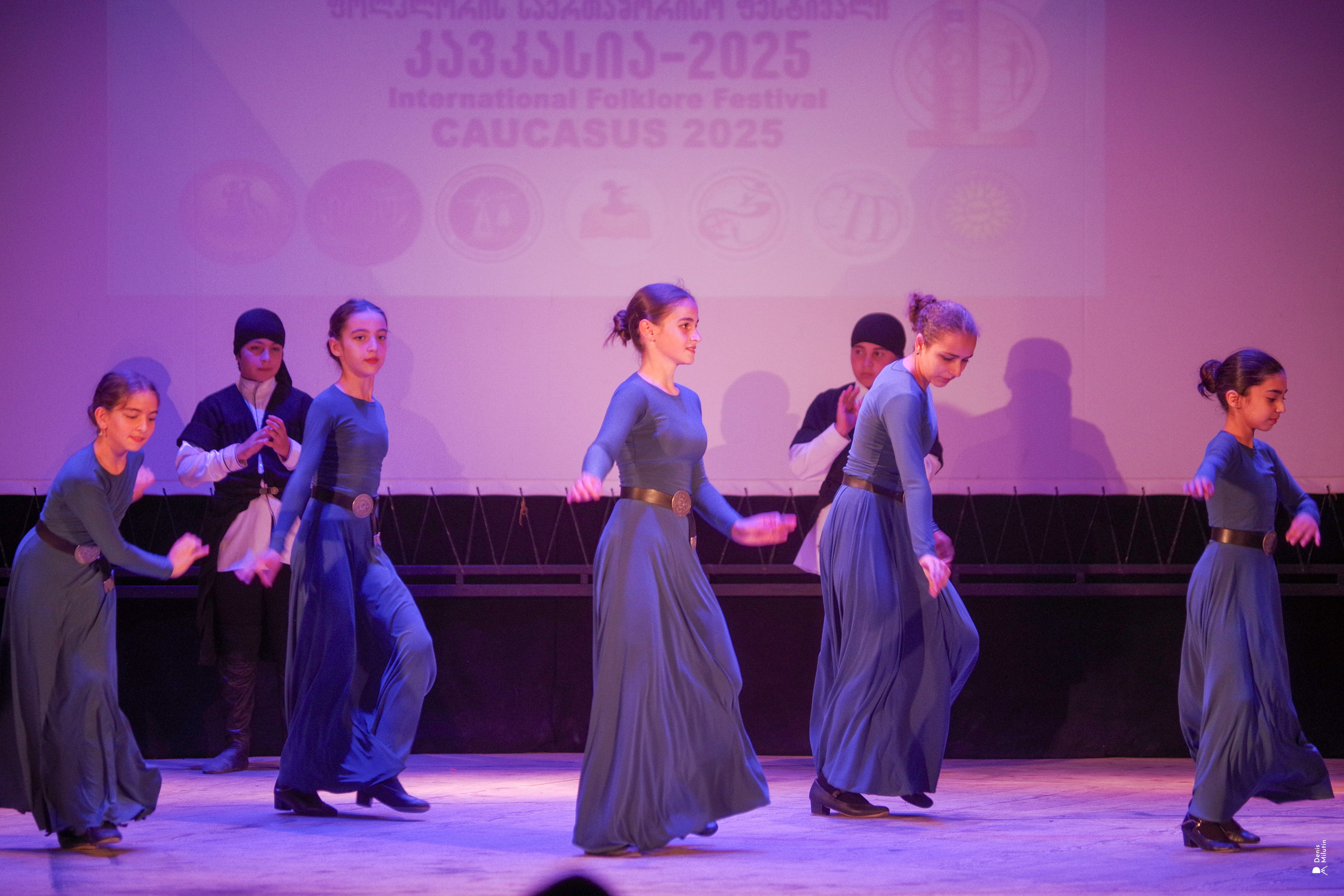 Танцы в прекрасном Они. Портретный фотограф Денис Милютин