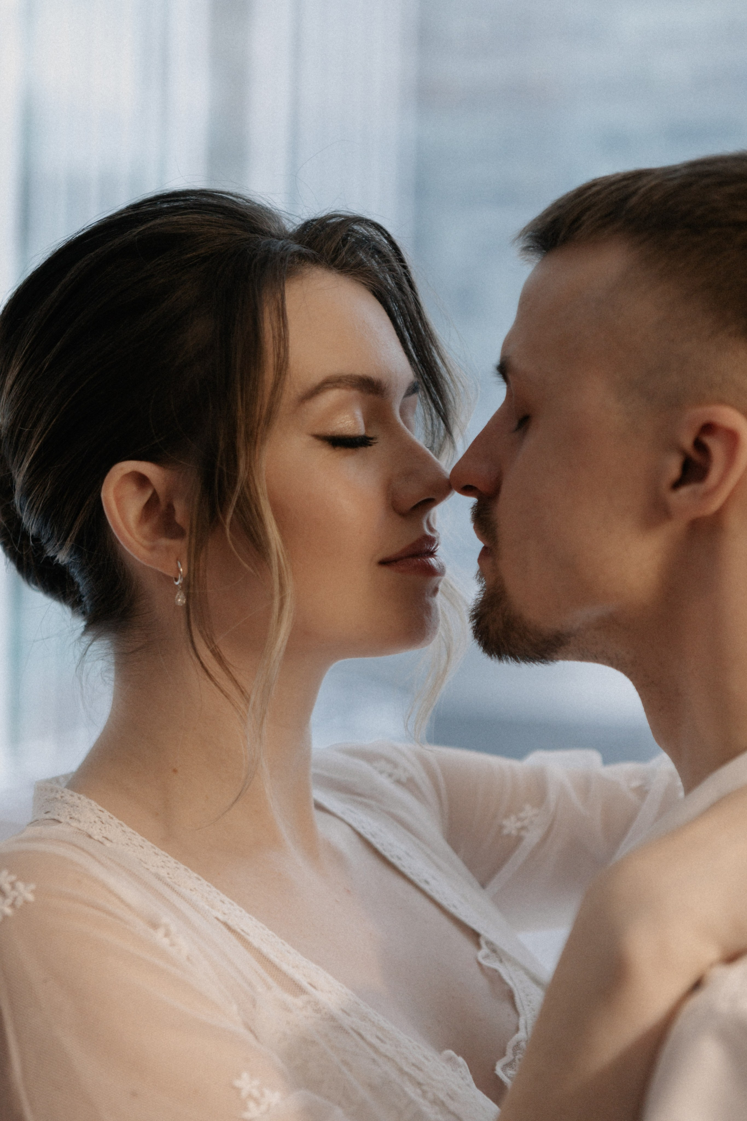 Ксюша и Илья. Утро в отеле роспись в Birds. Свадебный и портретный фотограф в Москве Анастасия Масюк