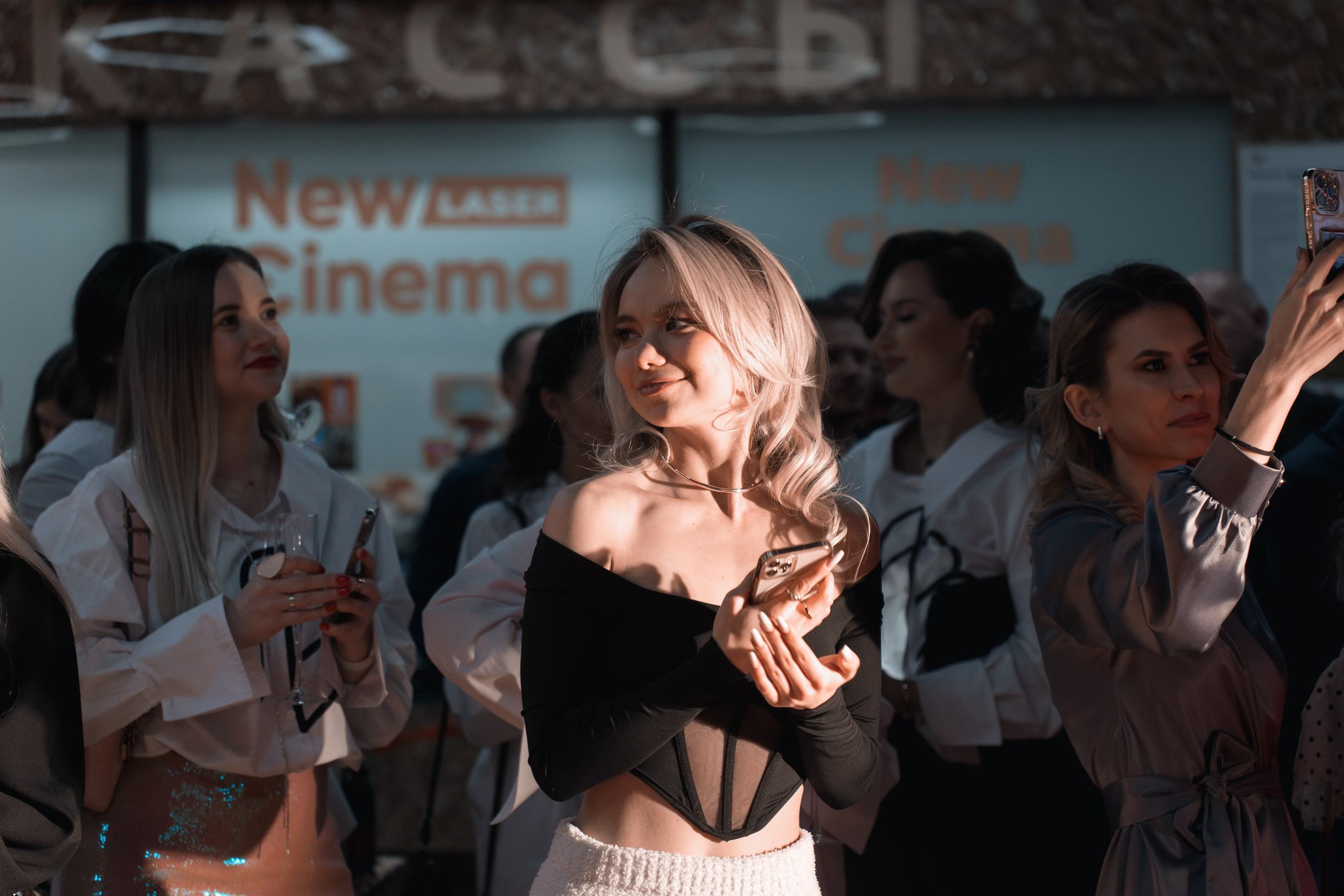 Веб-сериал «МЫ». Для тех, кто не ждёт удачи, а создаёт её. Каждая фотосессия — это твой момент, твой стиль, твой успех. 📸